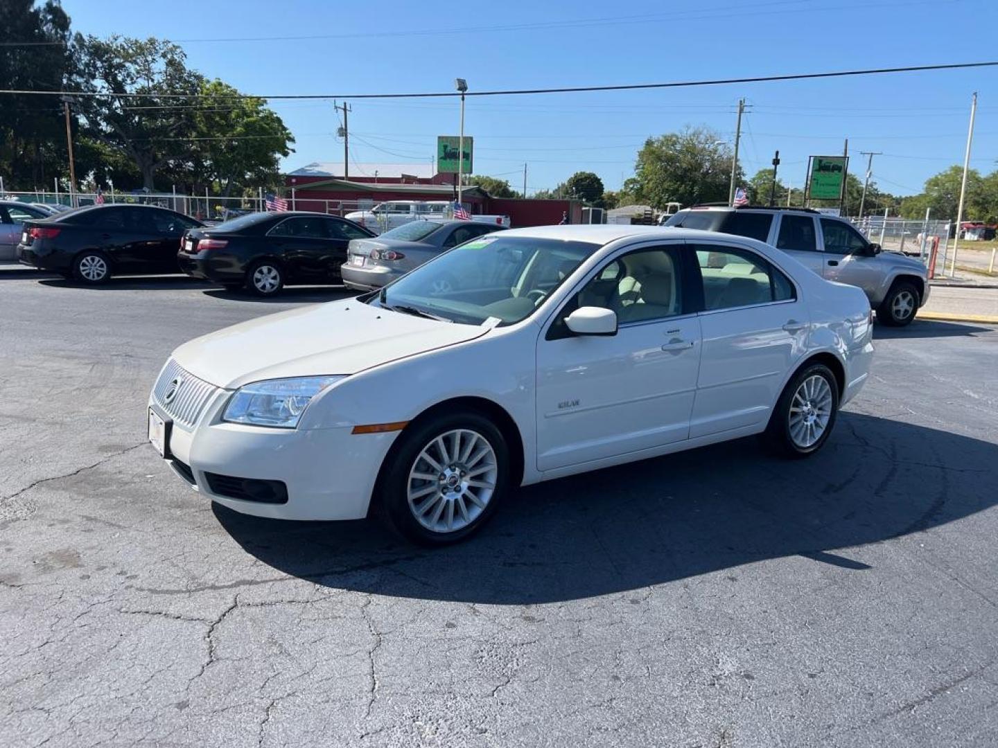 2008 WHITE MERCURY MILAN PREMIER (3MEHM08168R) with an 3.0L engine, Automatic transmission, located at 2929 9th St. West, Bradenton, 34205, (941) 242-2810, 27.473591, -82.570679 - Photo#3