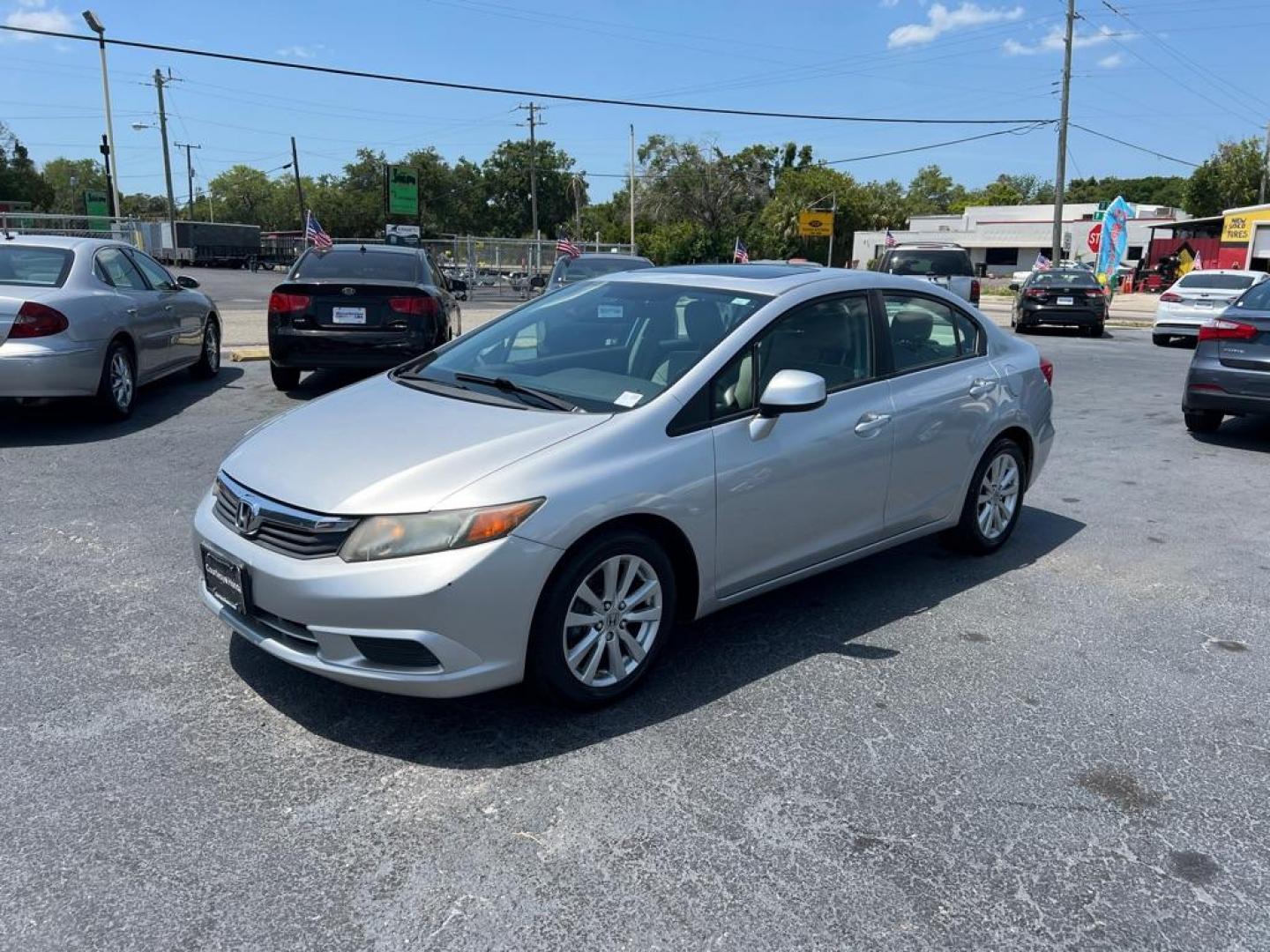 2012 SILVER HONDA CIVIC EXL (19XFB2F9XCE) with an 1.8L engine, Automatic transmission, located at 2929 9th St. West, Bradenton, 34205, (941) 242-2810, 27.473591, -82.570679 - Photo#3