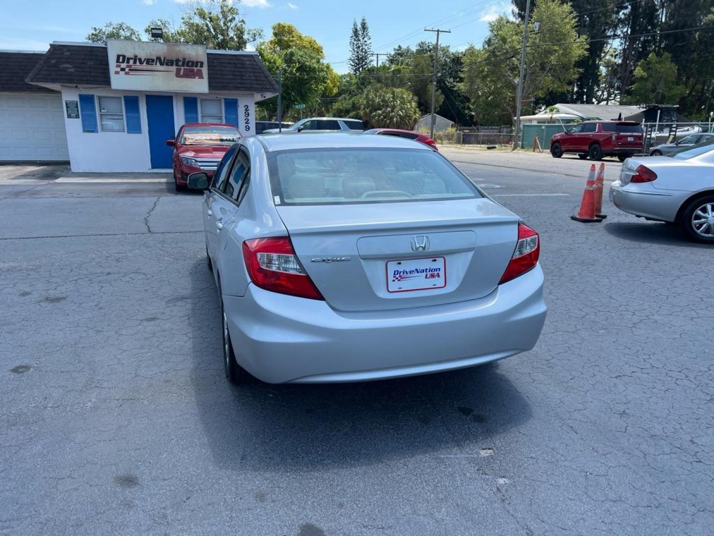 2012 SILVER HONDA CIVIC EXL (19XFB2F9XCE) with an 1.8L engine, Automatic transmission, located at 2929 9th St. West, Bradenton, 34205, (941) 242-2810, 27.473591, -82.570679 - Photo#5