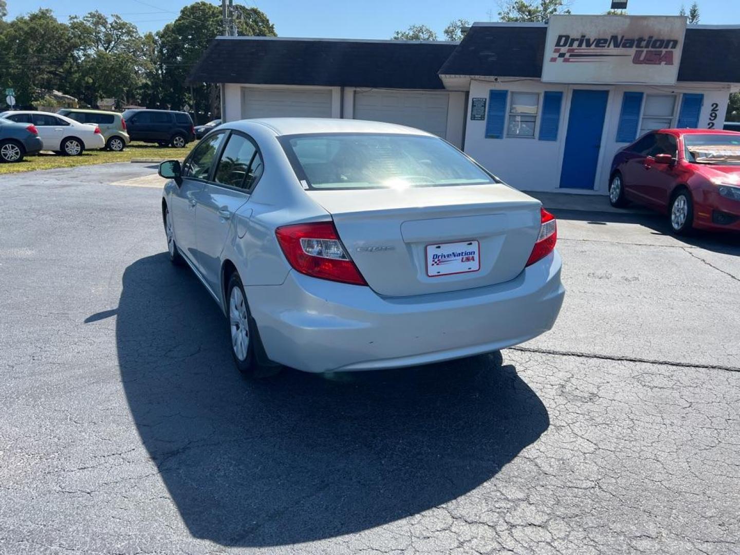 2012 SILVER HONDA CIVIC LX (19XFB2F5XCE) with an 1.8L engine, Automatic transmission, located at 2929 9th St. West, Bradenton, 34205, (941) 242-2810, 27.473591, -82.570679 - Photo#6