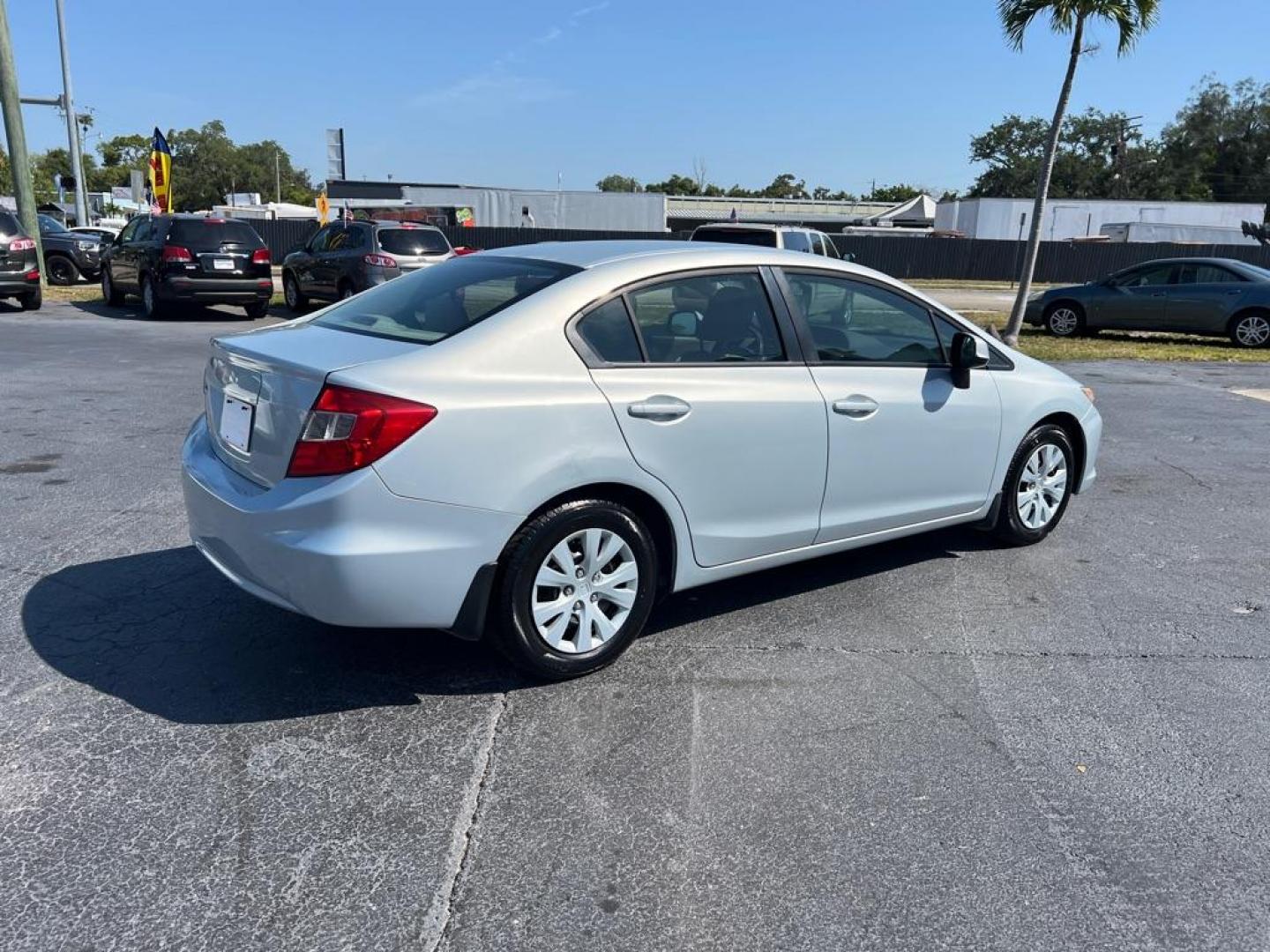 2012 SILVER HONDA CIVIC LX (19XFB2F5XCE) with an 1.8L engine, Automatic transmission, located at 2929 9th St. West, Bradenton, 34205, (941) 242-2810, 27.473591, -82.570679 - Photo#8