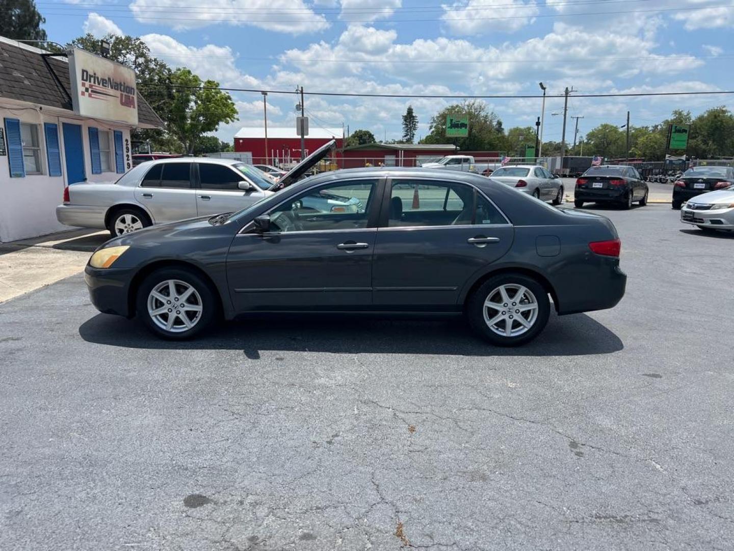 2005 GRAY HONDA ACCORD EX (1HGCM56895A) with an 2.4L engine, Automatic transmission, located at 2929 9th St. West, Bradenton, 34205, (941) 242-2810, 27.473591, -82.570679 - Photo#4