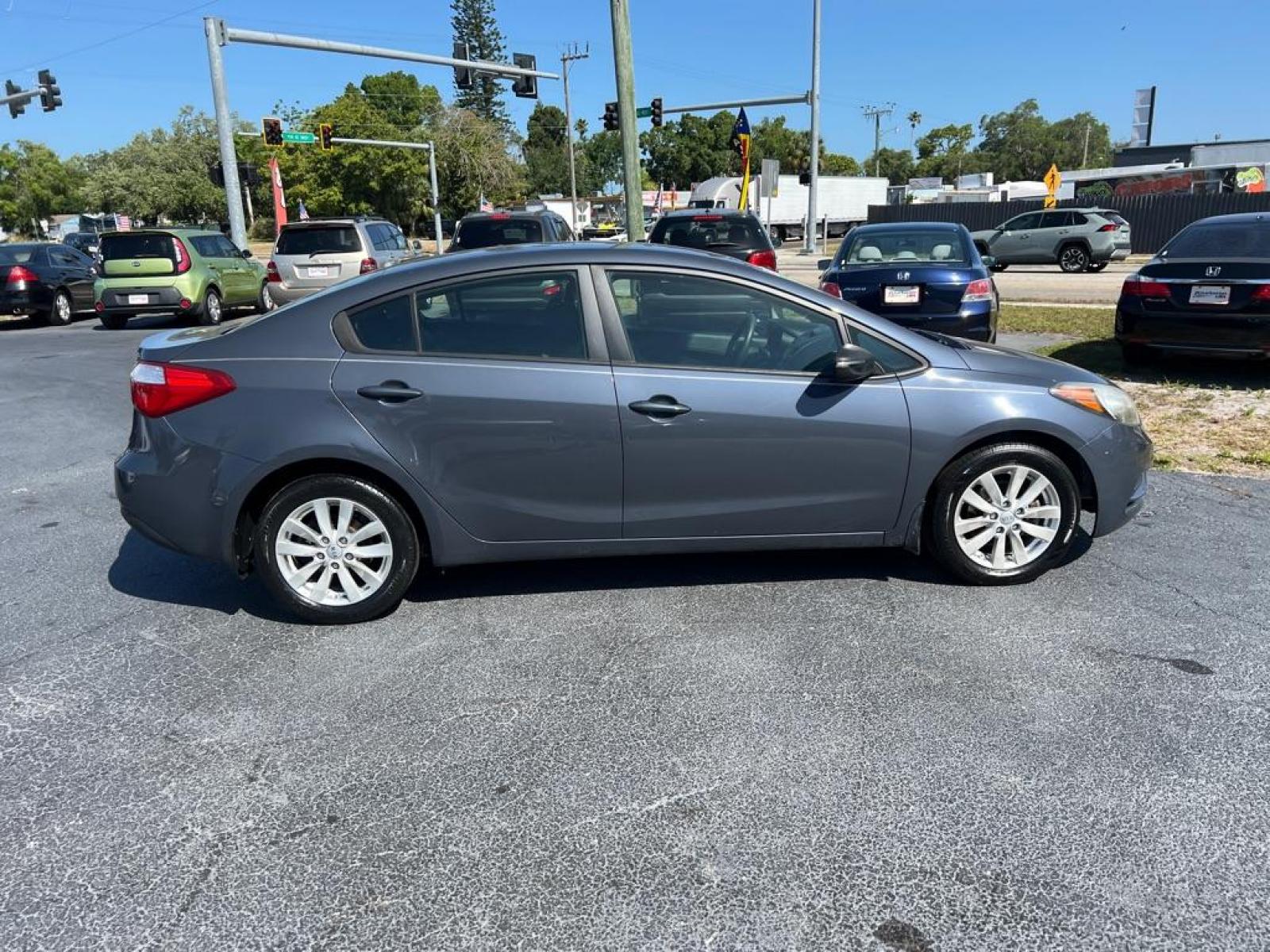 2014 BLUE KIA FORTE LX (KNAFX4A66E5) with an 1.8L engine, Automatic transmission, located at 2929 9th St. West, Bradenton, 34205, (941) 242-2810, 27.473591, -82.570679 - Thanks for inquring into DriveNation USA! All vehicles listed can be viewed at www.drivenationusa.com for vehicle history reports and additonal info. We cannot quote any terms such as down payments or monthly payments without an application. You can apply directly at www.drivenationusa.com or by con - Photo #9