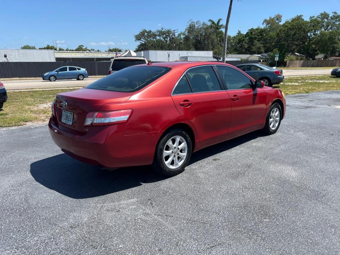 2011 RED TOYOTA CAMRY BASE (4T1BF3EK3BU) with an 2.5L engine, Automatic transmission, located at 2929 9th St. West, Bradenton, 34205, (941) 242-2810, 27.473591, -82.570679 - Photo#9