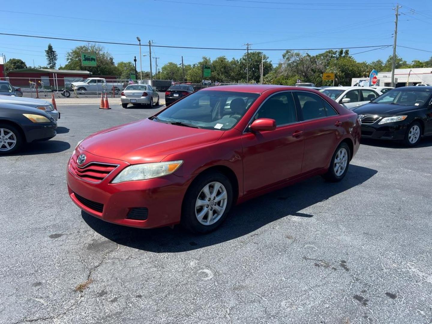 2011 RED TOYOTA CAMRY BASE (4T1BF3EK3BU) with an 2.5L engine, Automatic transmission, located at 2929 9th St. West, Bradenton, 34205, (941) 242-2810, 27.473591, -82.570679 - Photo#4