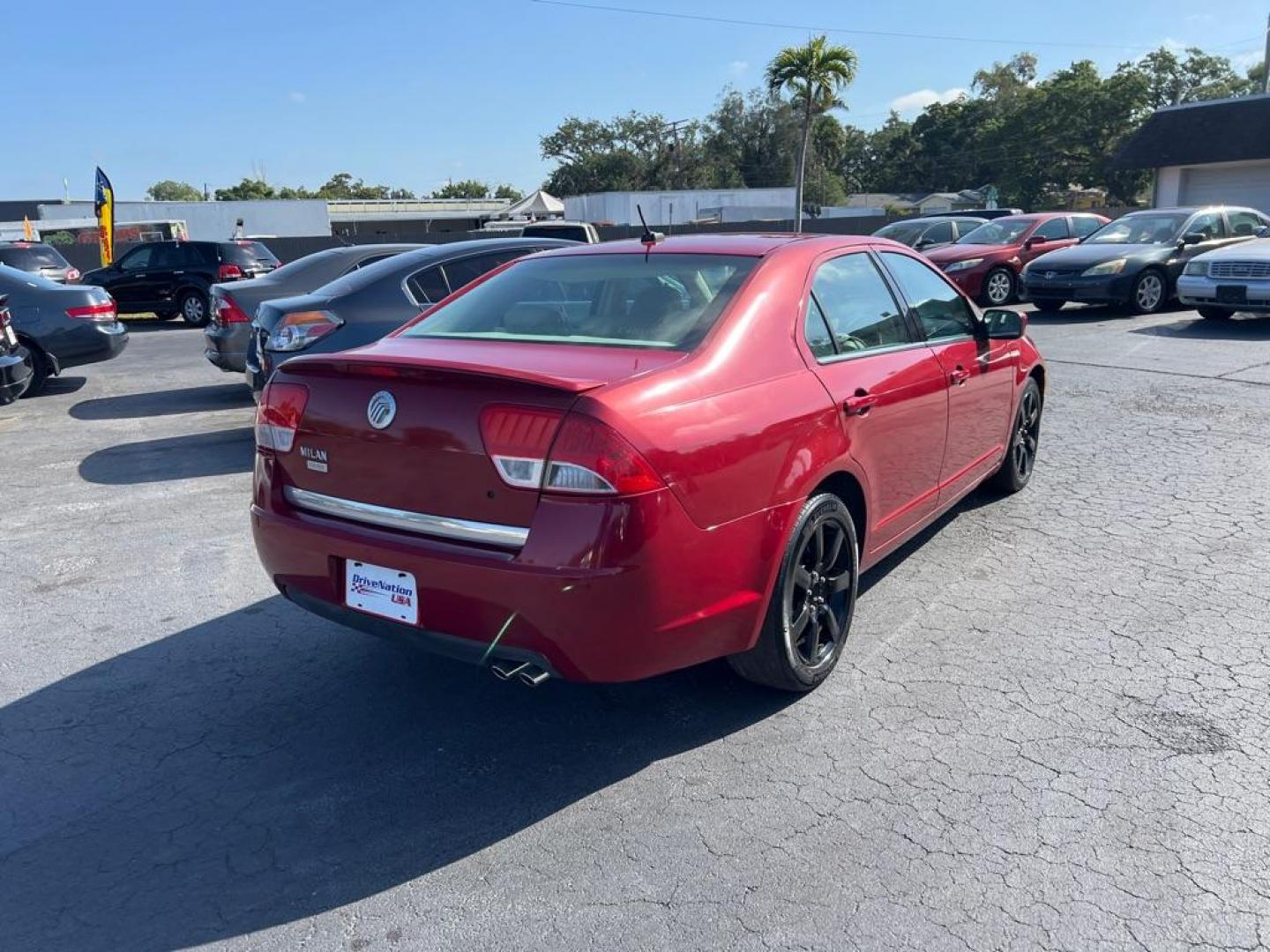 2010 RED MERCURY MILAN PREMIER (3MEHM0JA4AR) with an 2.5L engine, Automatic transmission, located at 2929 9th St. West, Bradenton, 34205, (941) 242-2810, 27.473591, -82.570679 - Photo#6