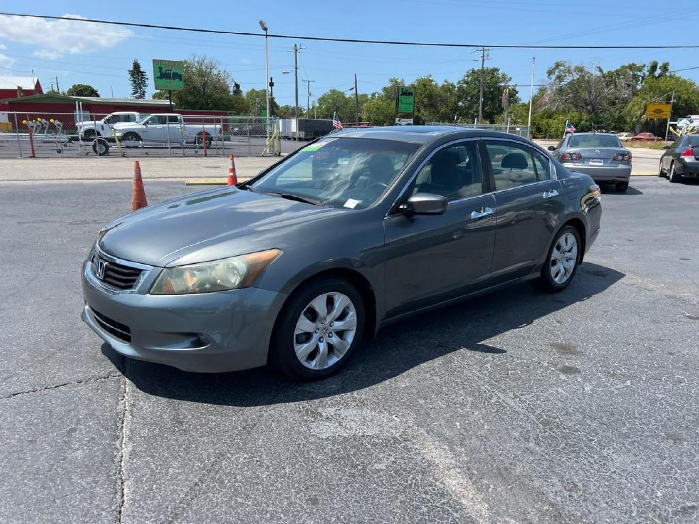 2009 GRAY HONDA ACCORD EXL (1HGCP36839A) with an 3.5L engine, Automatic transmission, located at 2929 9th St. West, Bradenton, 34205, (941) 242-2810, 27.473591, -82.570679 - Photo#3