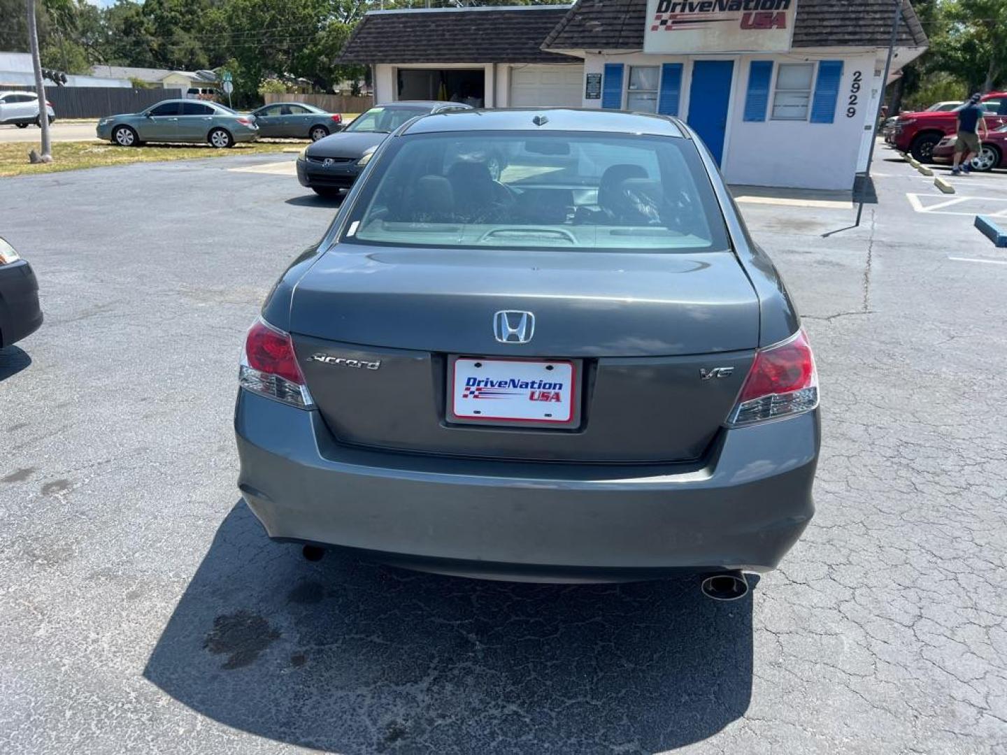 2009 GRAY HONDA ACCORD EXL (1HGCP36839A) with an 3.5L engine, Automatic transmission, located at 2929 9th St. West, Bradenton, 34205, (941) 242-2810, 27.473591, -82.570679 - Photo#5