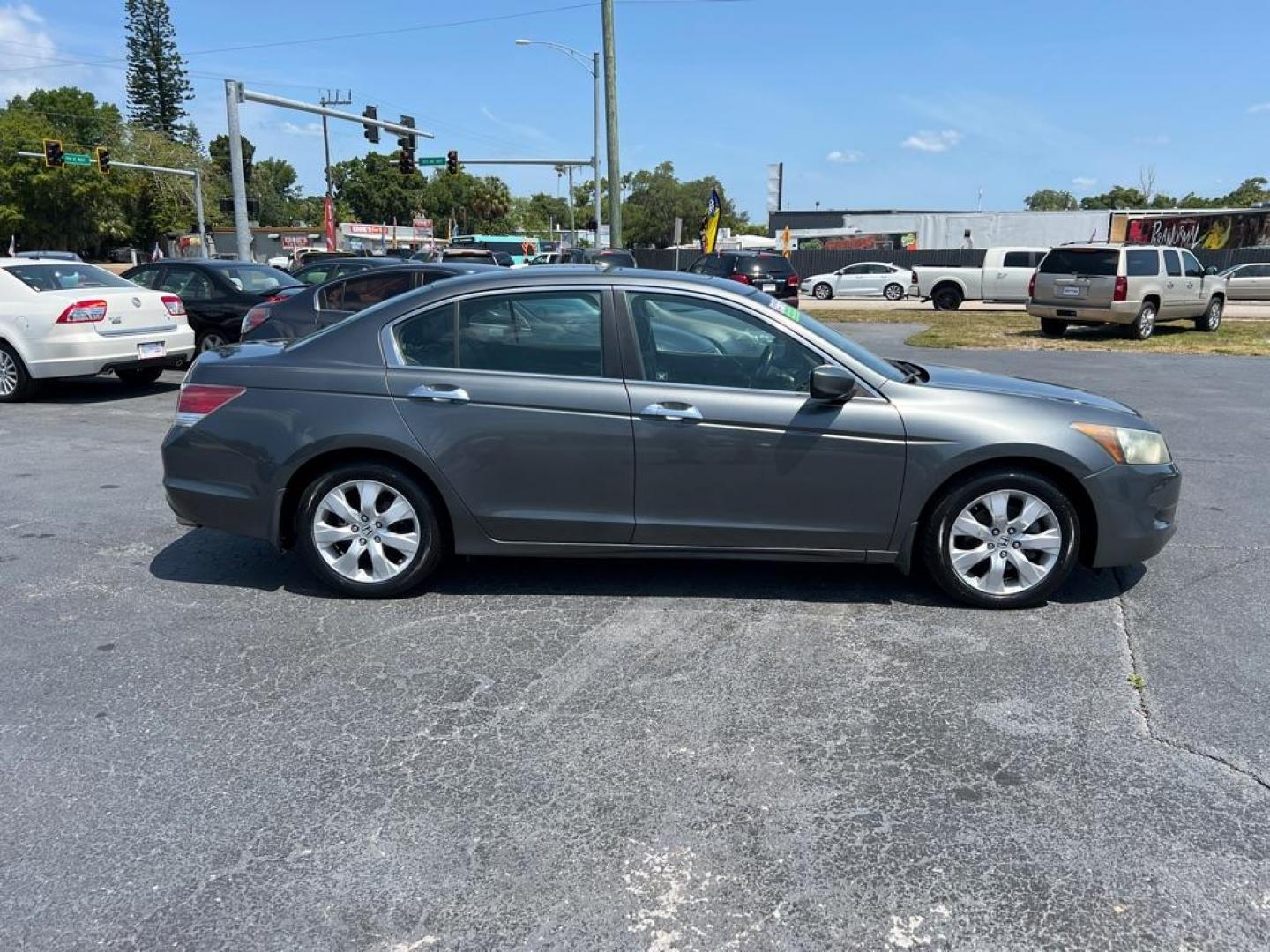 2009 GRAY HONDA ACCORD EXL (1HGCP36839A) with an 3.5L engine, Automatic transmission, located at 2929 9th St. West, Bradenton, 34205, (941) 242-2810, 27.473591, -82.570679 - Photo#7