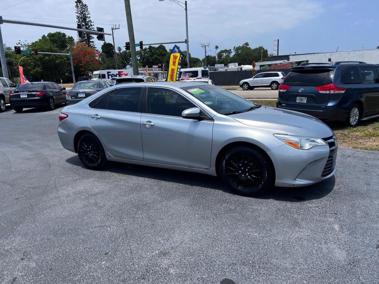 2015 SILVER TOYOTA CAMRY LE (4T1BF1FK5FU) with an 2.5L engine, Automatic transmission, located at 2929 9th St. West, Bradenton, 34205, (941) 242-2810, 27.473591, -82.570679 - Thanks for inquring into DriveNation USA! All vehicles listed can be viewed at www.drivenationusa.com for vehicle history reports and additonal info. We cannot quote any terms such as down payments or monthly payments without an application. You can apply directly at www.drivenationusa.com or by con - Photo#1