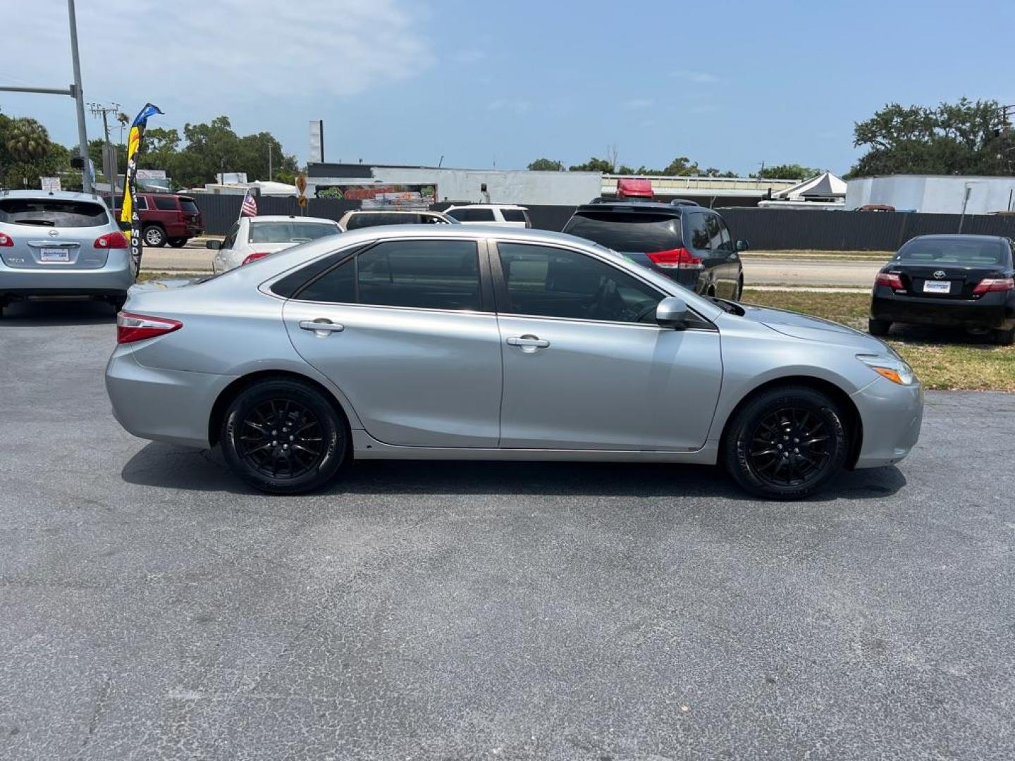 2015 SILVER TOYOTA CAMRY LE (4T1BF1FK5FU) with an 2.5L engine, Automatic transmission, located at 2929 9th St. West, Bradenton, 34205, (941) 242-2810, 27.473591, -82.570679 - Thanks for inquring into DriveNation USA! All vehicles listed can be viewed at www.drivenationusa.com for vehicle history reports and additonal info. We cannot quote any terms such as down payments or monthly payments without an application. You can apply directly at www.drivenationusa.com or by con - Photo#8