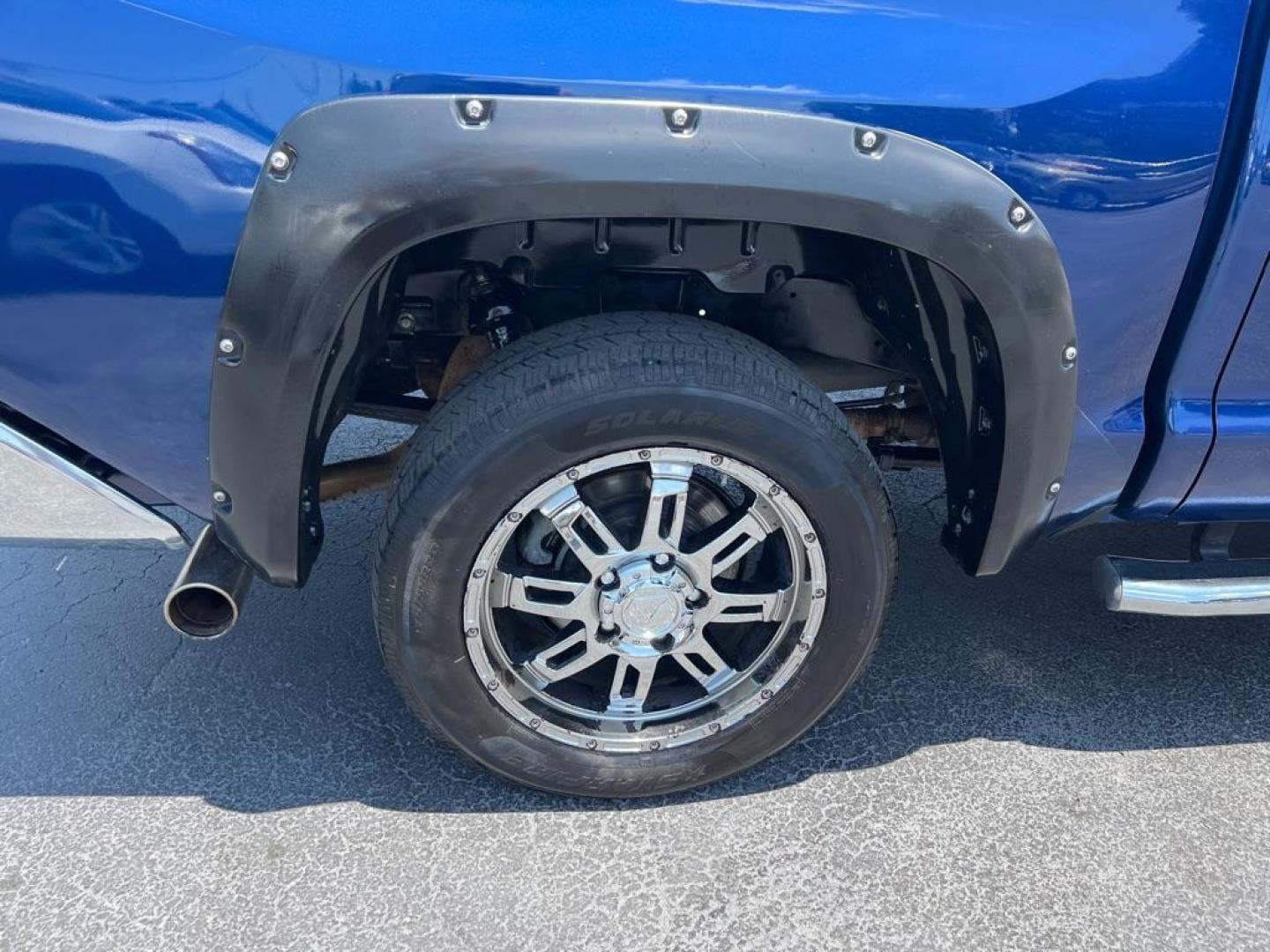 2014 BLUE TOYOTA TUNDRA CREWMAX SR5 (5TFEM5F17EX) with an 4.6L engine, Automatic transmission, located at 2929 9th St. West, Bradenton, 34205, (941) 242-2810, 27.473591, -82.570679 - Thanks for inquring into DriveNation USA! All vehicles listed can be viewed at www.drivenationusa.com for vehicle history reports and additonal info. We cannot quote any terms such as down payments or monthly payments without an application. You can apply directly at www.drivenationusa.com or by con - Photo#9