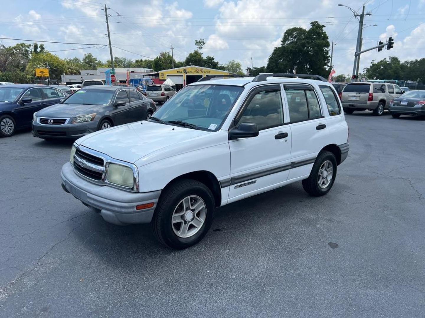 2004 WHITE CHEVROLET TRACKER (2CNBE134646) with an 2.5L engine, Automatic transmission, located at 2929 9th St. West, Bradenton, 34205, (941) 242-2810, 27.473591, -82.570679 - Thanks for inquring into DriveNation USA! All vehicles listed can be viewed at www.drivenationusa.com for vehicle history reports and additonal info. We cannot quote any terms such as down payments or monthly payments without an application. You can apply directly at www.drivenationusa.com or by con - Photo#3