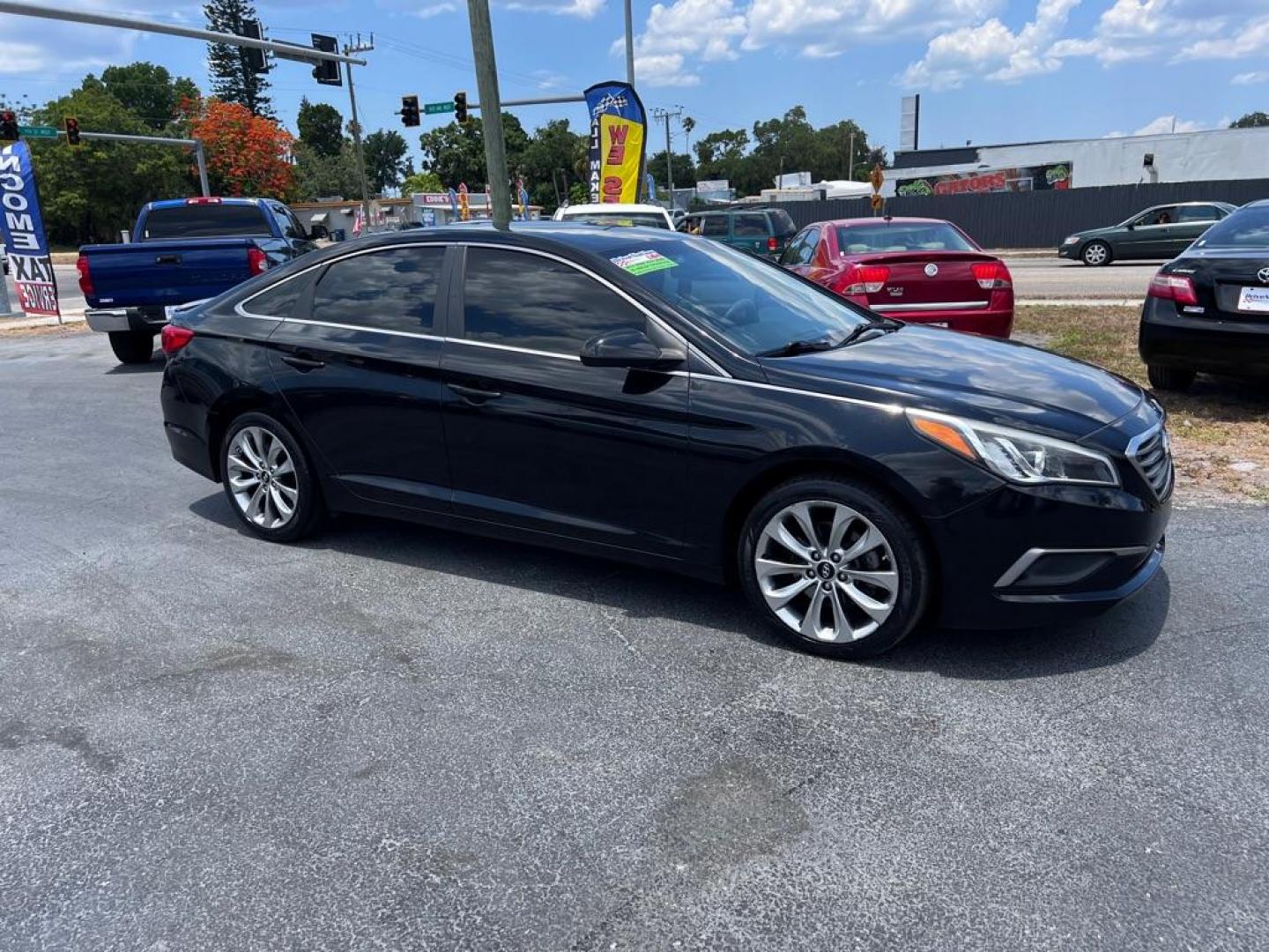 2017 BLACK HYUNDAI SONATA SE (5NPE24AF3HH) with an 2.4L engine, Automatic transmission, located at 2929 9th St. West, Bradenton, 34205, (941) 242-2810, 27.473591, -82.570679 - Thanks for inquring into DriveNation USA! All vehicles listed can be viewed at www.drivenationusa.com for vehicle history reports and additonal info. We cannot quote any terms such as down payments or monthly payments without an application. You can apply directly at www.drivenationusa.com or by con - Photo#0