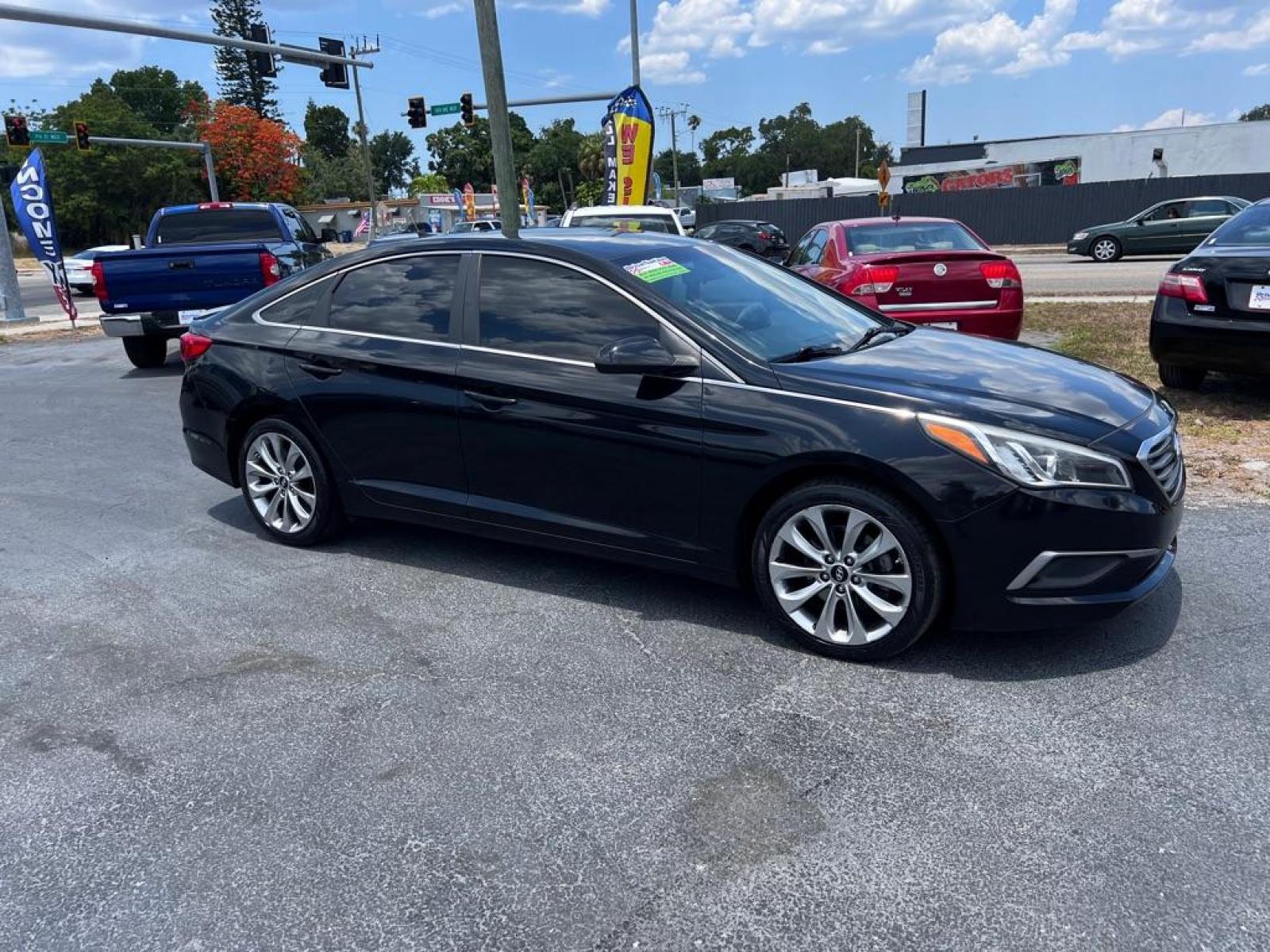 2017 BLACK HYUNDAI SONATA SE (5NPE24AF3HH) with an 2.4L engine, Automatic transmission, located at 2929 9th St. West, Bradenton, 34205, (941) 242-2810, 27.473591, -82.570679 - Thanks for inquring into DriveNation USA! All vehicles listed can be viewed at www.drivenationusa.com for vehicle history reports and additonal info. We cannot quote any terms such as down payments or monthly payments without an application. You can apply directly at www.drivenationusa.com or by con - Photo #12