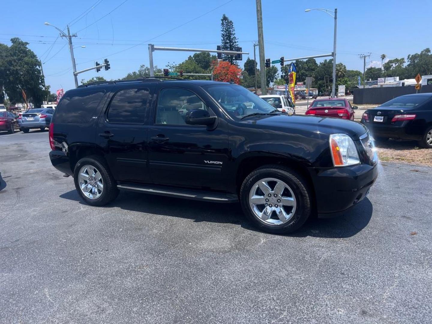 2013 BLACK GMC YUKON SLT (1GKS1CE04DR) with an 5.3L engine, Automatic transmission, located at 2929 9th St. West, Bradenton, 34205, (941) 242-2810, 27.473591, -82.570679 - Thanks for inquring into DriveNation USA! All vehicles listed can be viewed at www.drivenationusa.com for vehicle history reports and additonal info. We cannot quote any terms such as down payments or monthly payments without an application. You can apply directly at www.drivenationusa.com or by con - Photo#0