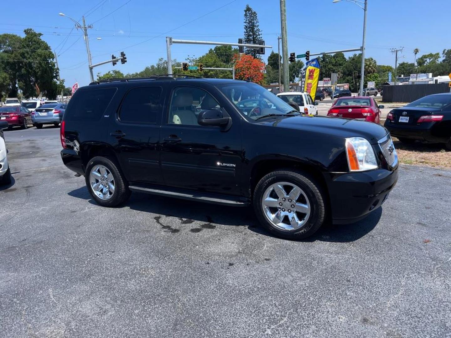 2013 BLACK GMC YUKON SLT (1GKS1CE04DR) with an 5.3L engine, Automatic transmission, located at 2929 9th St. West, Bradenton, 34205, (941) 242-2810, 27.473591, -82.570679 - Thanks for inquring into DriveNation USA! All vehicles listed can be viewed at www.drivenationusa.com for vehicle history reports and additonal info. We cannot quote any terms such as down payments or monthly payments without an application. You can apply directly at www.drivenationusa.com or by con - Photo#1