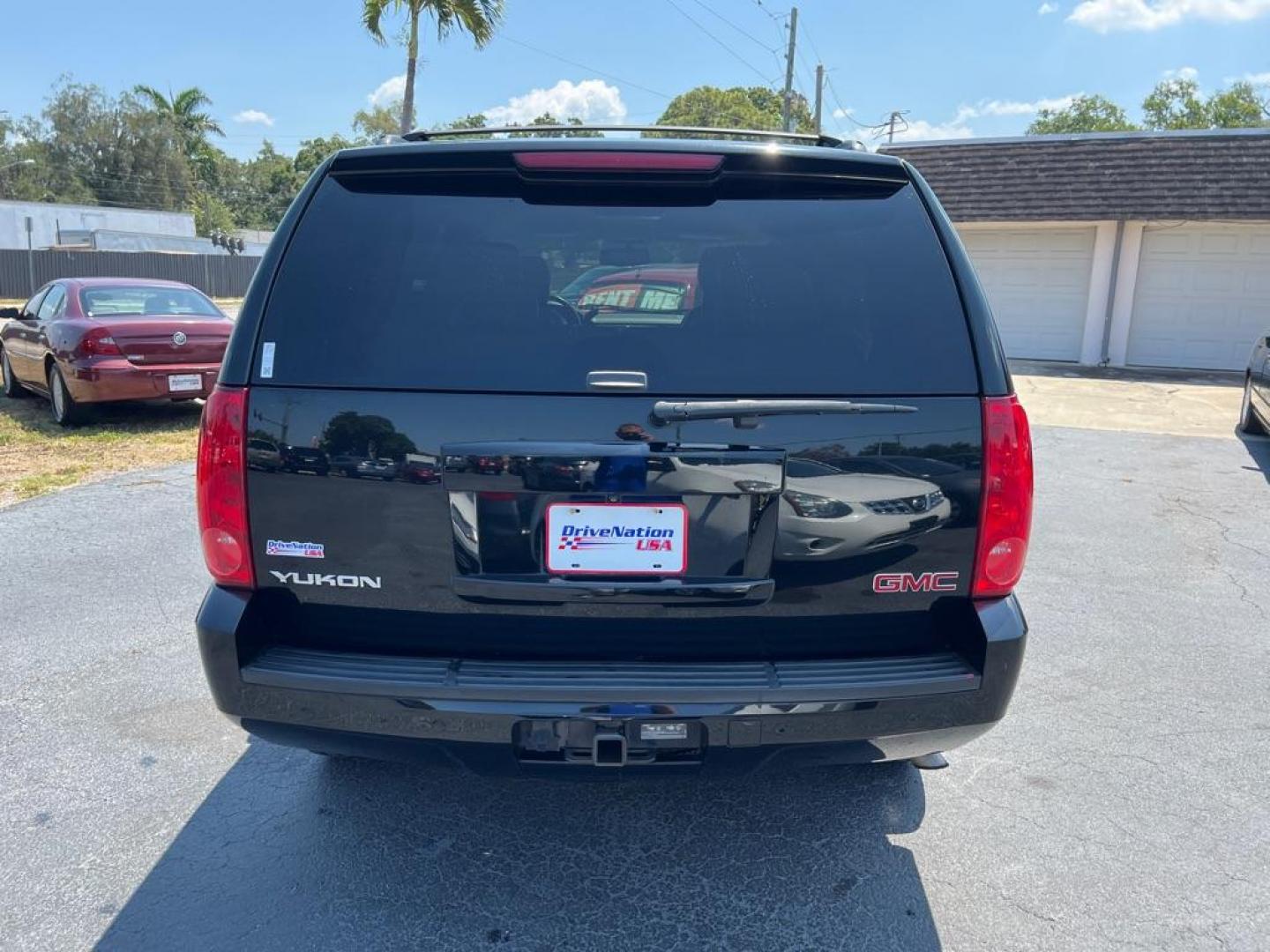 2013 BLACK GMC YUKON SLT (1GKS1CE04DR) with an 5.3L engine, Automatic transmission, located at 2929 9th St. West, Bradenton, 34205, (941) 242-2810, 27.473591, -82.570679 - Thanks for inquring into DriveNation USA! All vehicles listed can be viewed at www.drivenationusa.com for vehicle history reports and additonal info. We cannot quote any terms such as down payments or monthly payments without an application. You can apply directly at www.drivenationusa.com or by con - Photo#7