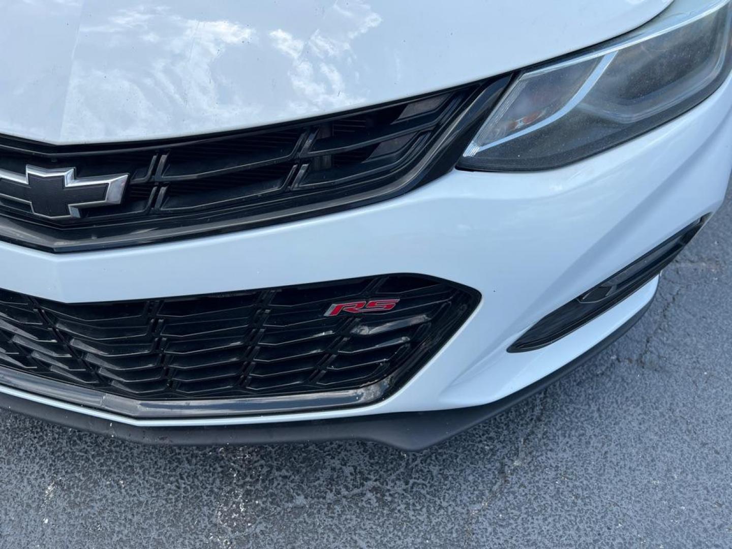 2018 WHITE CHEVROLET CRUZE LT (1G1BE5SM1J7) with an 1.4L engine, Automatic transmission, located at 2929 9th St. West, Bradenton, 34205, (941) 242-2810, 27.473591, -82.570679 - Thanks for inquring into DriveNation USA! All vehicles listed can be viewed at www.drivenationusa.com for vehicle history reports and additonal info. We cannot quote any terms such as down payments or monthly payments without an application. You can apply directly at www.drivenationusa.com or by con - Photo#2