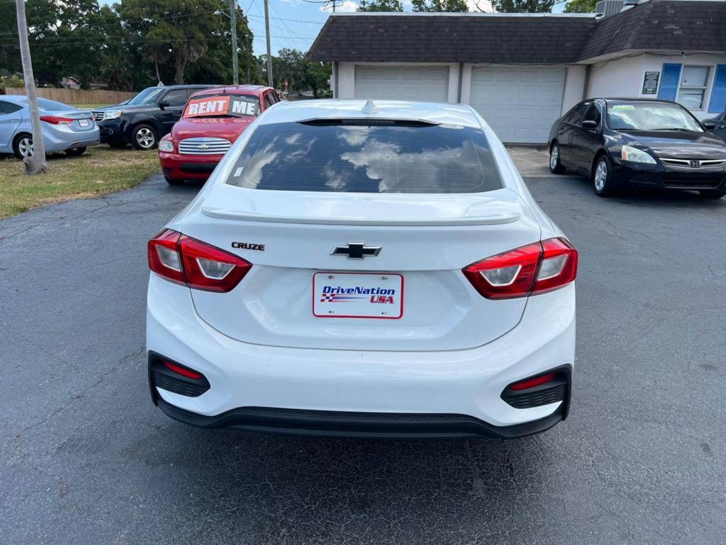 2018 WHITE CHEVROLET CRUZE LT (1G1BE5SM1J7) with an 1.4L engine, Automatic transmission, located at 2929 9th St. West, Bradenton, 34205, (941) 242-2810, 27.473591, -82.570679 - Thanks for inquring into DriveNation USA! All vehicles listed can be viewed at www.drivenationusa.com for vehicle history reports and additonal info. We cannot quote any terms such as down payments or monthly payments without an application. You can apply directly at www.drivenationusa.com or by con - Photo#6