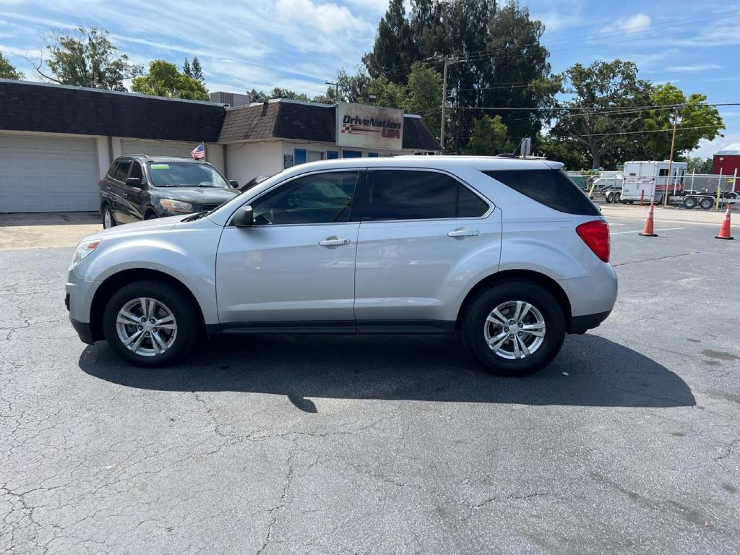 2015 SILVER CHEVROLET EQUINOX LS (2GNALAEKXF1) with an 2.4L engine, Automatic transmission, located at 2929 9th St. West, Bradenton, 34205, (941) 242-2810, 27.473591, -82.570679 - Thanks for inquring into DriveNation USA! All vehicles listed can be viewed at www.drivenationusa.com for vehicle history reports and additonal info. We cannot quote any terms such as down payments or monthly payments without an application. You can apply directly at www.drivenationusa.com or by con - Photo#4