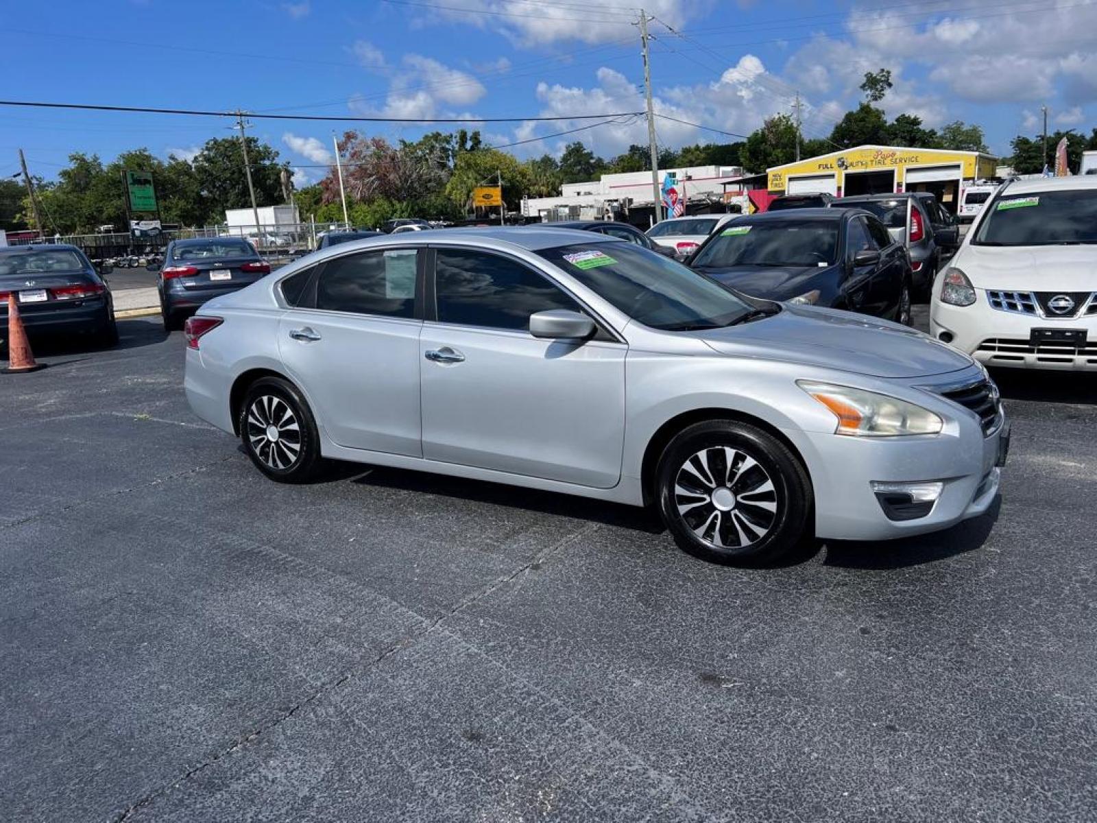 2014 SILVER NISSAN ALTIMA 2.5 (1N4AL3AP2EN) with an 2.5L engine, Continuously Variable transmission, located at 2929 9th St. West, Bradenton, 34205, (941) 242-2810, 27.473591, -82.570679 - Thanks for inquring into DriveNation USA! All vehicles listed can be viewed at www.drivenationusa.com for vehicle history reports and additonal info. We cannot quote any terms such as down payments or monthly payments without an application. You can apply directly at www.drivenationusa.com or by con - Photo #0