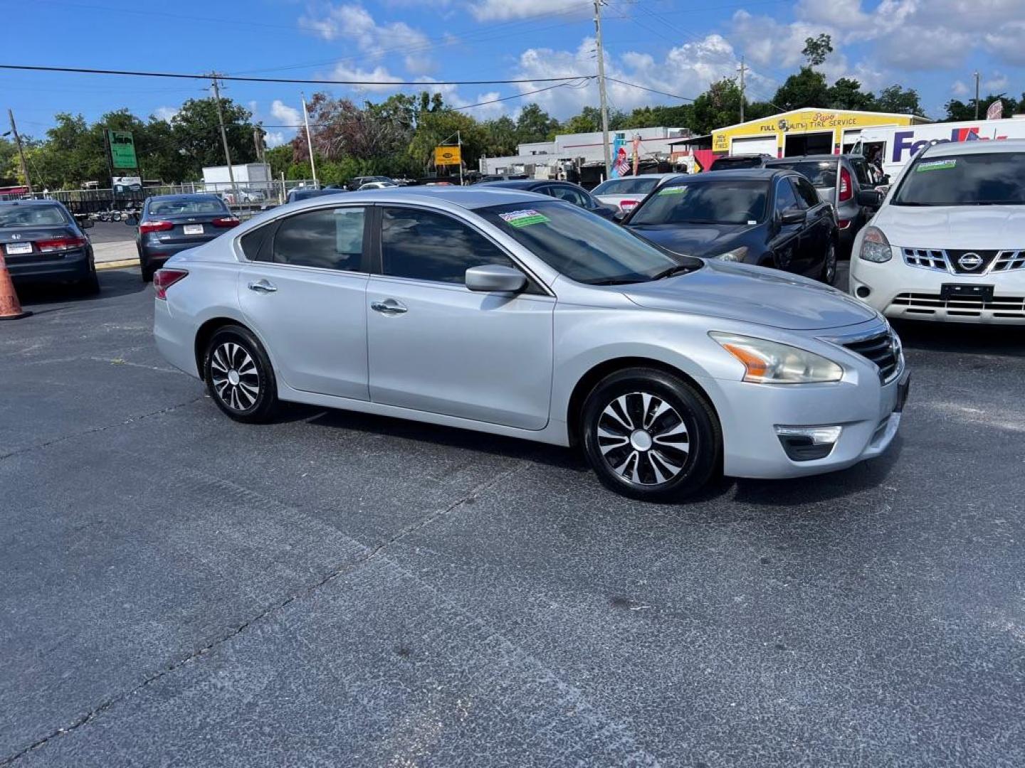 2014 SILVER NISSAN ALTIMA 2.5 (1N4AL3AP2EN) with an 2.5L engine, Continuously Variable transmission, located at 2929 9th St. West, Bradenton, 34205, (941) 242-2810, 27.473591, -82.570679 - Photo#1