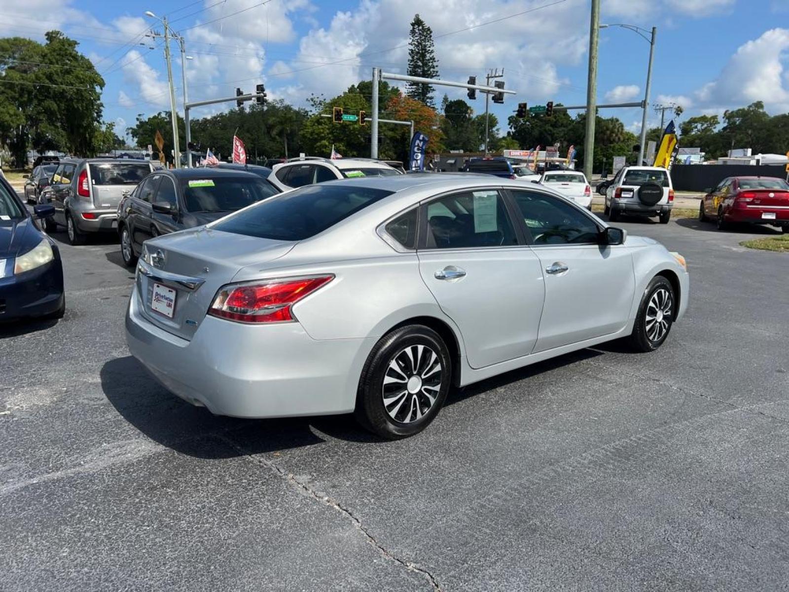 2014 SILVER NISSAN ALTIMA 2.5 (1N4AL3AP2EN) with an 2.5L engine, Continuously Variable transmission, located at 2929 9th St. West, Bradenton, 34205, (941) 242-2810, 27.473591, -82.570679 - Thanks for inquring into DriveNation USA! All vehicles listed can be viewed at www.drivenationusa.com for vehicle history reports and additonal info. We cannot quote any terms such as down payments or monthly payments without an application. You can apply directly at www.drivenationusa.com or by con - Photo #6
