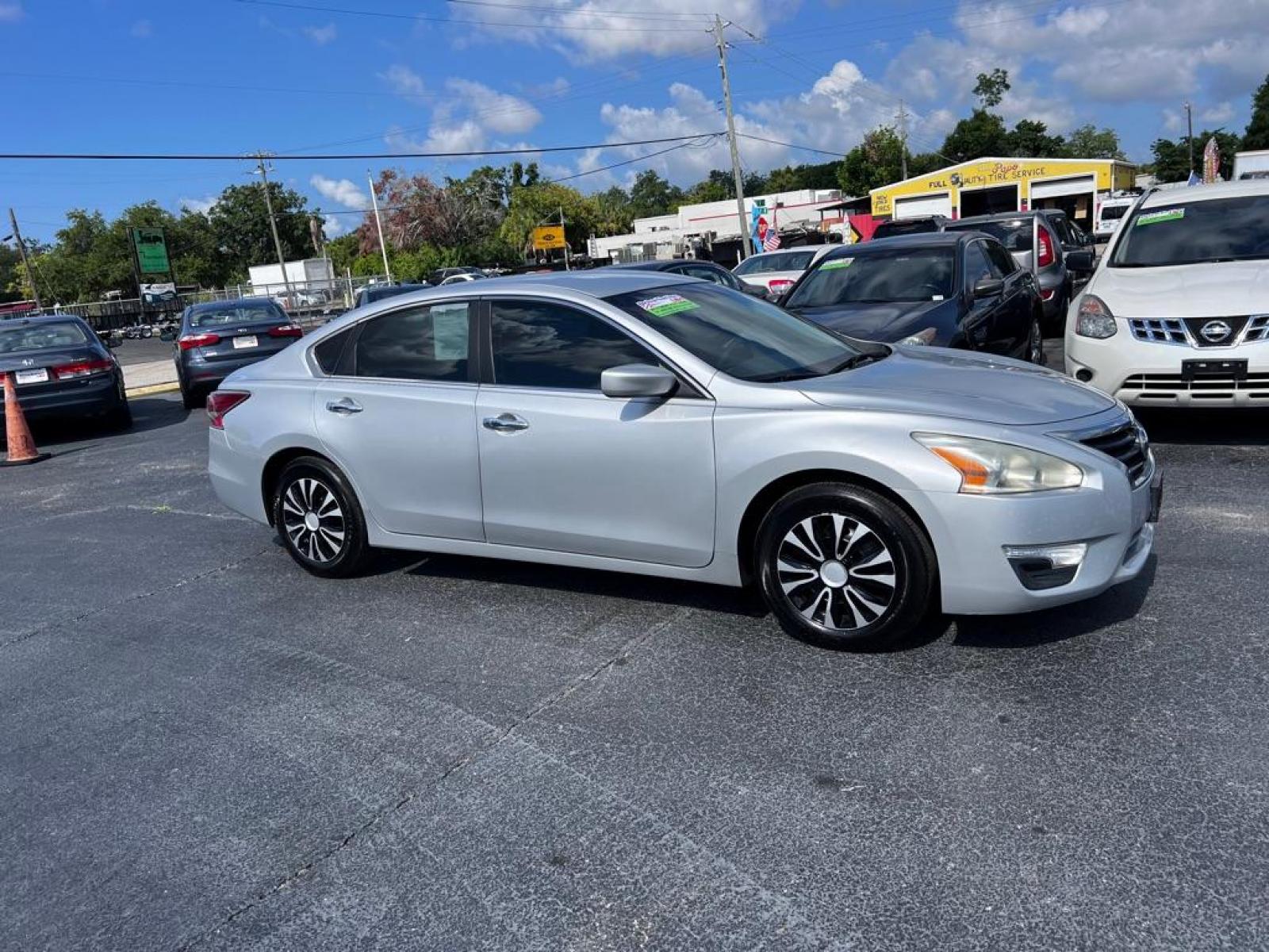 2014 SILVER NISSAN ALTIMA 2.5 (1N4AL3AP2EN) with an 2.5L engine, Continuously Variable transmission, located at 2929 9th St. West, Bradenton, 34205, (941) 242-2810, 27.473591, -82.570679 - Thanks for inquring into DriveNation USA! All vehicles listed can be viewed at www.drivenationusa.com for vehicle history reports and additonal info. We cannot quote any terms such as down payments or monthly payments without an application. You can apply directly at www.drivenationusa.com or by con - Photo #8
