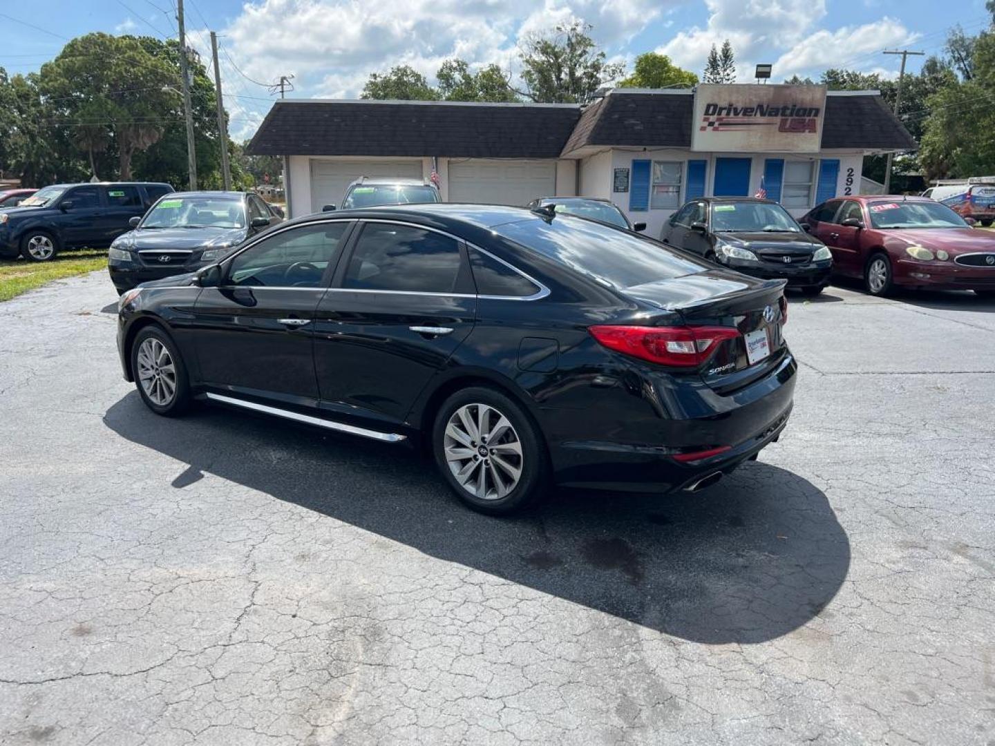 2017 BLACK HYUNDAI SONATA SPORT (5NPE34AF6HH) with an 2.4L engine, Automatic transmission, located at 2929 9th St. West, Bradenton, 34205, (941) 242-2810, 27.473591, -82.570679 - Thanks for inquring into DriveNation USA! All vehicles listed can be viewed at www.drivenationusa.com for vehicle history reports and additonal info. We cannot quote any terms such as down payments or monthly payments without an application. You can apply directly at www.drivenationusa.com or by con - Photo#6