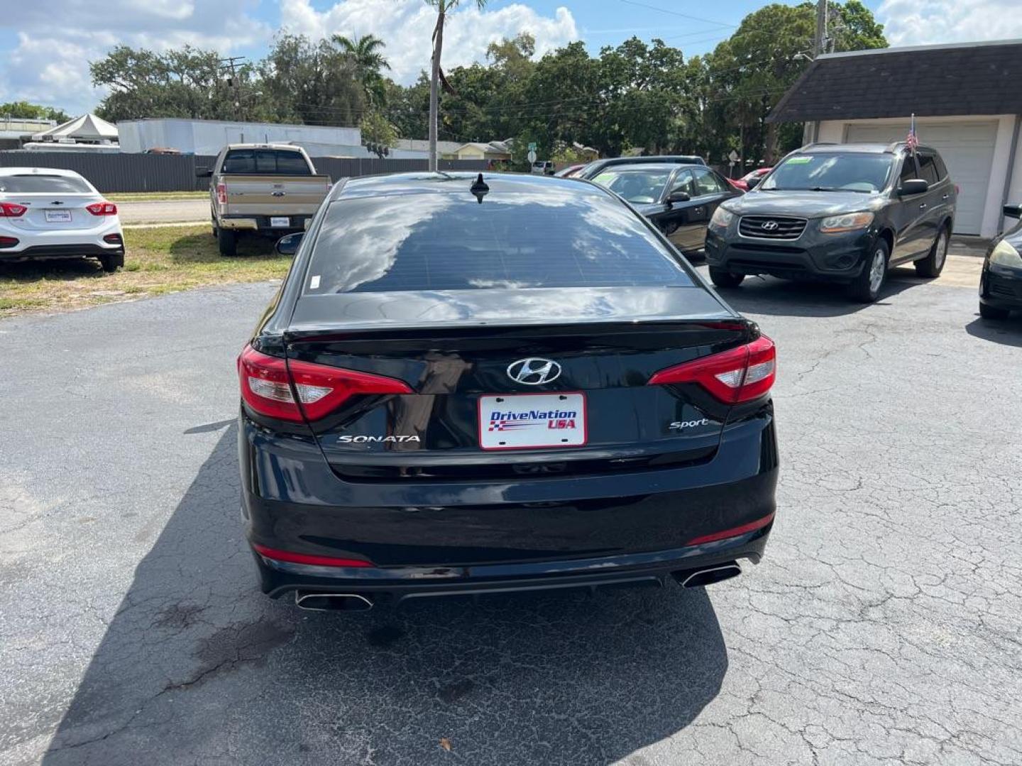 2017 BLACK HYUNDAI SONATA SPORT (5NPE34AF6HH) with an 2.4L engine, Automatic transmission, located at 2929 9th St. West, Bradenton, 34205, (941) 242-2810, 27.473591, -82.570679 - Thanks for inquring into DriveNation USA! All vehicles listed can be viewed at www.drivenationusa.com for vehicle history reports and additonal info. We cannot quote any terms such as down payments or monthly payments without an application. You can apply directly at www.drivenationusa.com or by con - Photo#7