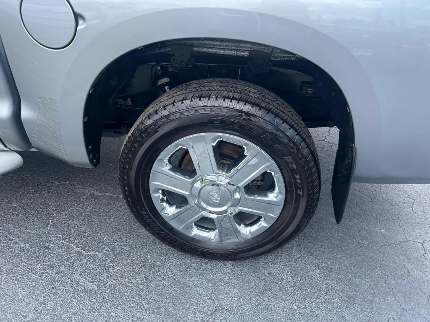 2012 SILVER TOYOTA TUNDRA CREWMAX SR5 (5TFEM5F12CX) with an 4.6L engine, Automatic transmission, located at 2929 9th St. West, Bradenton, 34205, (941) 242-2810, 27.473591, -82.570679 - Thanks for inquring into DriveNation USA! All vehicles listed can be viewed at www.drivenationusa.com for vehicle history reports and additonal info. We cannot quote any terms such as down payments or monthly payments without an application. You can apply directly at www.drivenationusa.com or by con - Photo#10