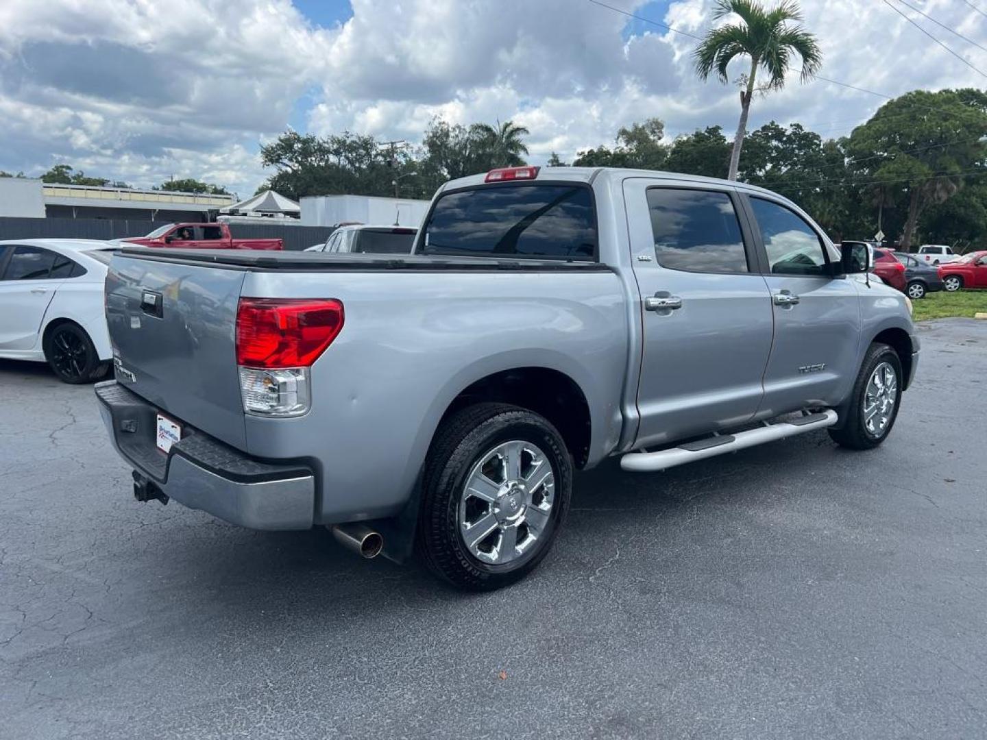 2012 SILVER TOYOTA TUNDRA CREWMAX SR5 (5TFEM5F12CX) with an 4.6L engine, Automatic transmission, located at 2929 9th St. West, Bradenton, 34205, (941) 242-2810, 27.473591, -82.570679 - Photo#7