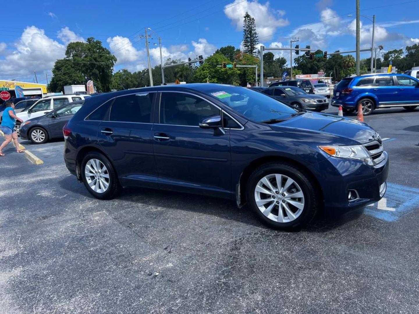 2015 BLUE TOYOTA VENZA LE (4T3ZA3BBXFU) with an 2.7L engine, Automatic transmission, located at 2929 9th St. West, Bradenton, 34205, (941) 242-2810, 27.473591, -82.570679 - Photo#17