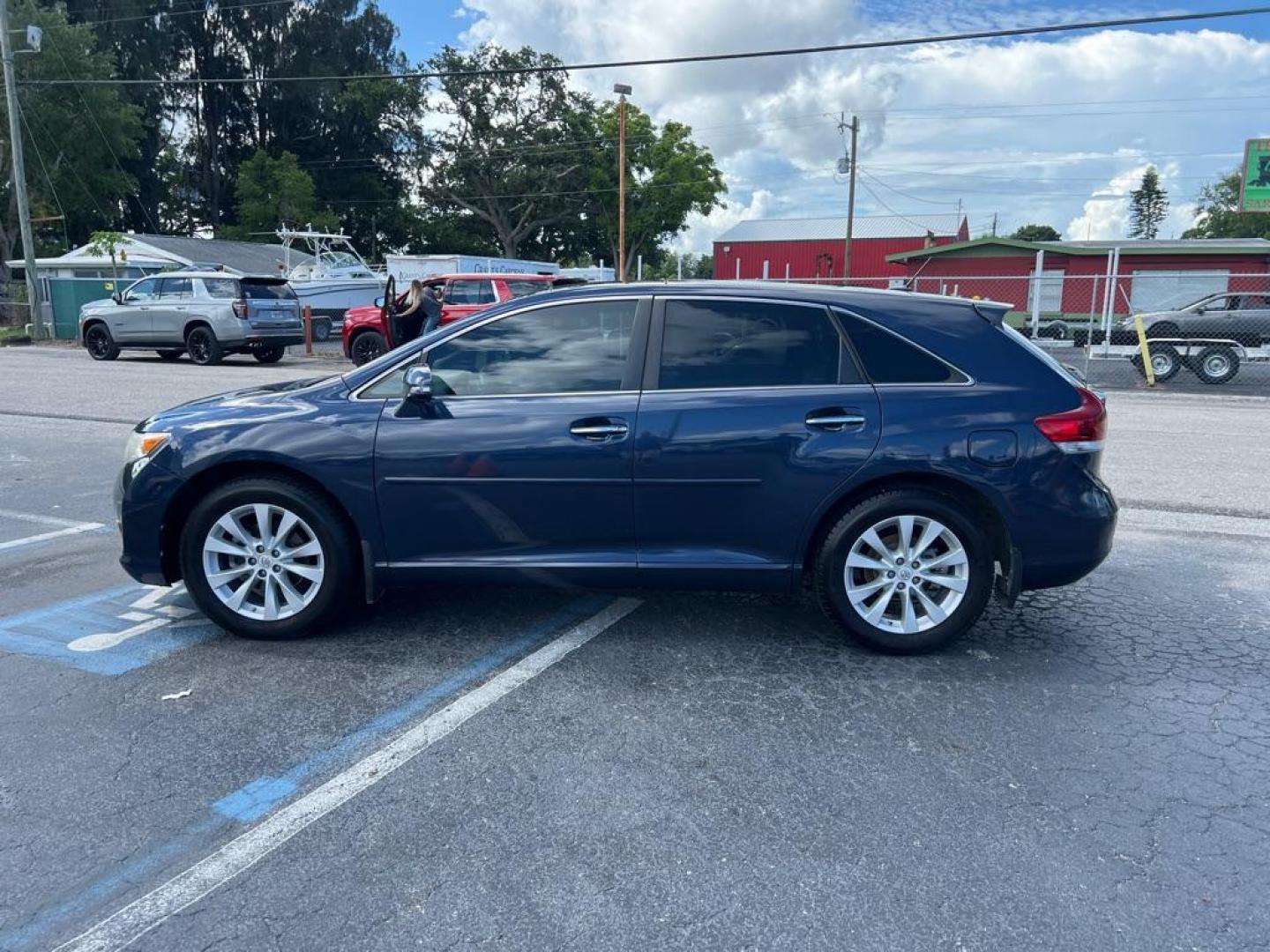 2015 BLUE TOYOTA VENZA LE (4T3ZA3BBXFU) with an 2.7L engine, Automatic transmission, located at 2929 9th St. West, Bradenton, 34205, (941) 242-2810, 27.473591, -82.570679 - Photo#4