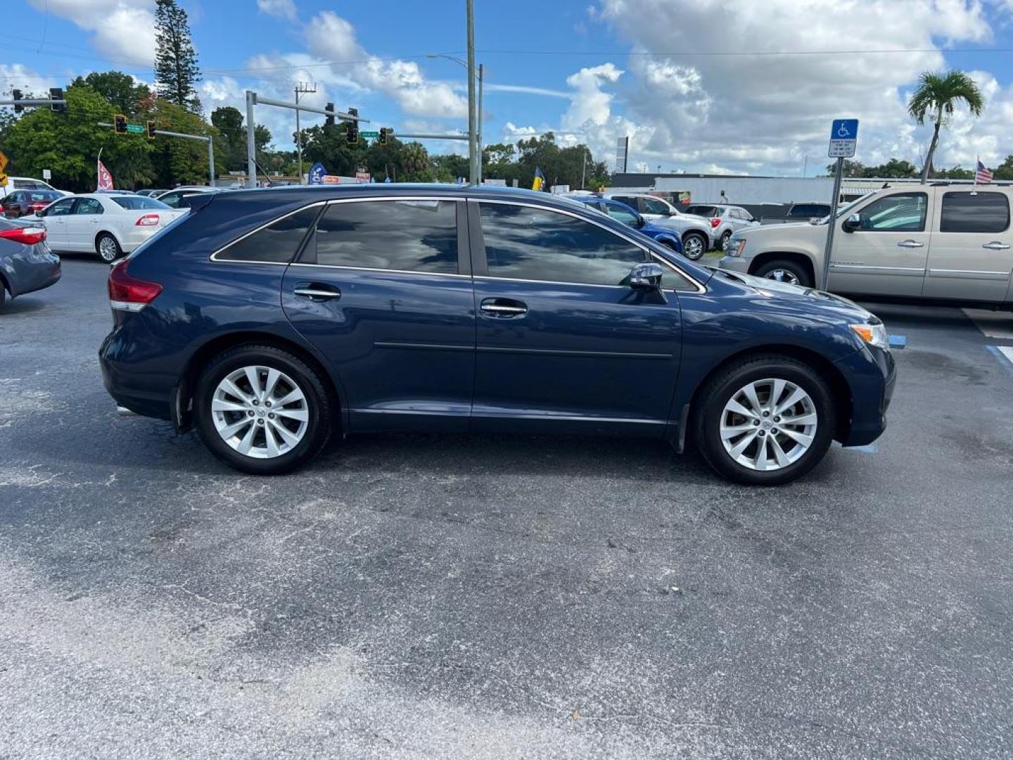 2015 BLUE TOYOTA VENZA LE (4T3ZA3BBXFU) with an 2.7L engine, Automatic transmission, located at 2929 9th St. West, Bradenton, 34205, (941) 242-2810, 27.473591, -82.570679 - Photo#8