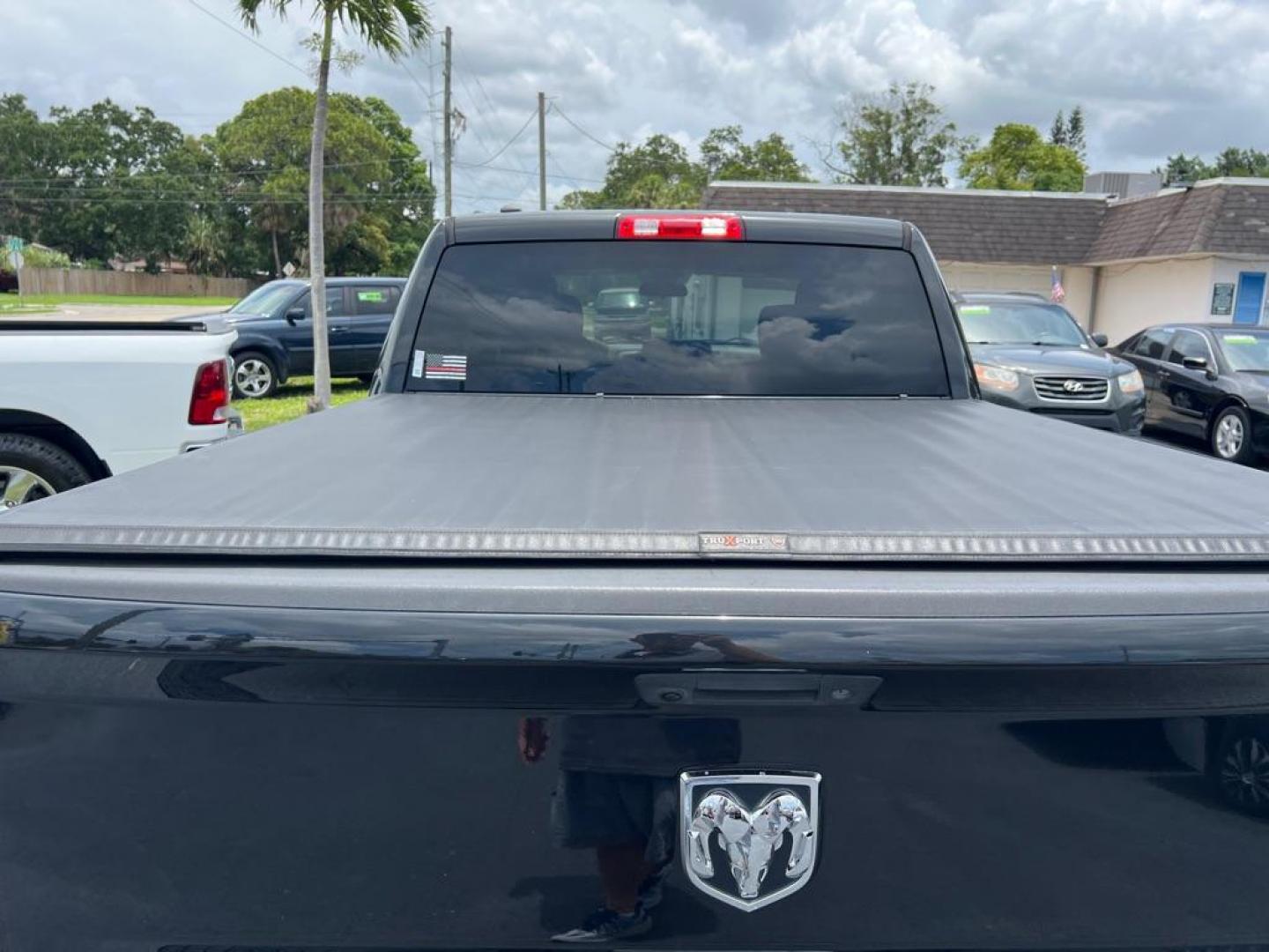 2018 BLACK RAM 1500 EXPRESS (1C6RR6KT0JS) with an 5.7L engine, Automatic transmission, located at 2929 9th St. West, Bradenton, 34205, (941) 242-2810, 27.473591, -82.570679 - Thanks for inquring into DriveNation USA! All vehicles listed can be viewed at www.drivenationusa.com for vehicle history reports and additonal info. We cannot quote any terms such as down payments or monthly payments without an application. You can apply directly at www.drivenationusa.com or by con - Photo#11