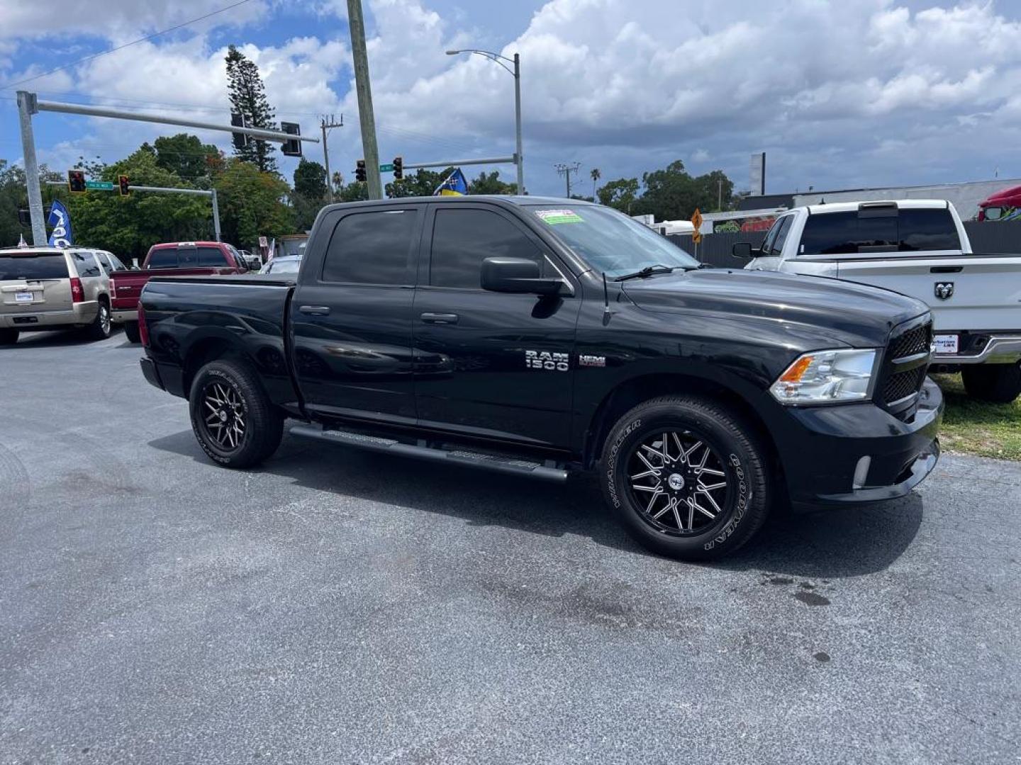 2018 BLACK RAM 1500 EXPRESS (1C6RR6KT0JS) with an 5.7L engine, Automatic transmission, located at 2929 9th St. West, Bradenton, 34205, (941) 242-2810, 27.473591, -82.570679 - Thanks for inquring into DriveNation USA! All vehicles listed can be viewed at www.drivenationusa.com for vehicle history reports and additonal info. We cannot quote any terms such as down payments or monthly payments without an application. You can apply directly at www.drivenationusa.com or by con - Photo#1