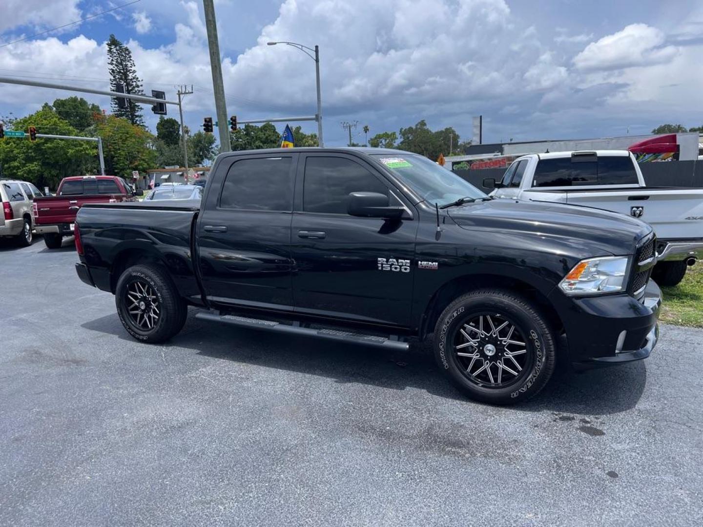 2018 BLACK RAM 1500 EXPRESS (1C6RR6KT0JS) with an 5.7L engine, Automatic transmission, located at 2929 9th St. West, Bradenton, 34205, (941) 242-2810, 27.473591, -82.570679 - Thanks for inquring into DriveNation USA! All vehicles listed can be viewed at www.drivenationusa.com for vehicle history reports and additonal info. We cannot quote any terms such as down payments or monthly payments without an application. You can apply directly at www.drivenationusa.com or by con - Photo#19