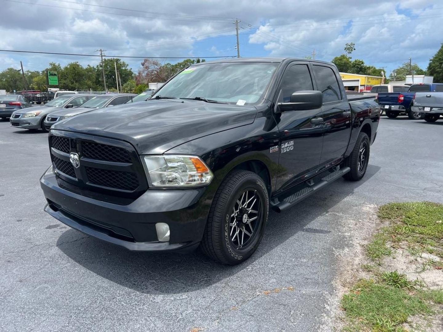 2018 BLACK RAM 1500 EXPRESS (1C6RR6KT0JS) with an 5.7L engine, Automatic transmission, located at 2929 9th St. West, Bradenton, 34205, (941) 242-2810, 27.473591, -82.570679 - Thanks for inquring into DriveNation USA! All vehicles listed can be viewed at www.drivenationusa.com for vehicle history reports and additonal info. We cannot quote any terms such as down payments or monthly payments without an application. You can apply directly at www.drivenationusa.com or by con - Photo#4