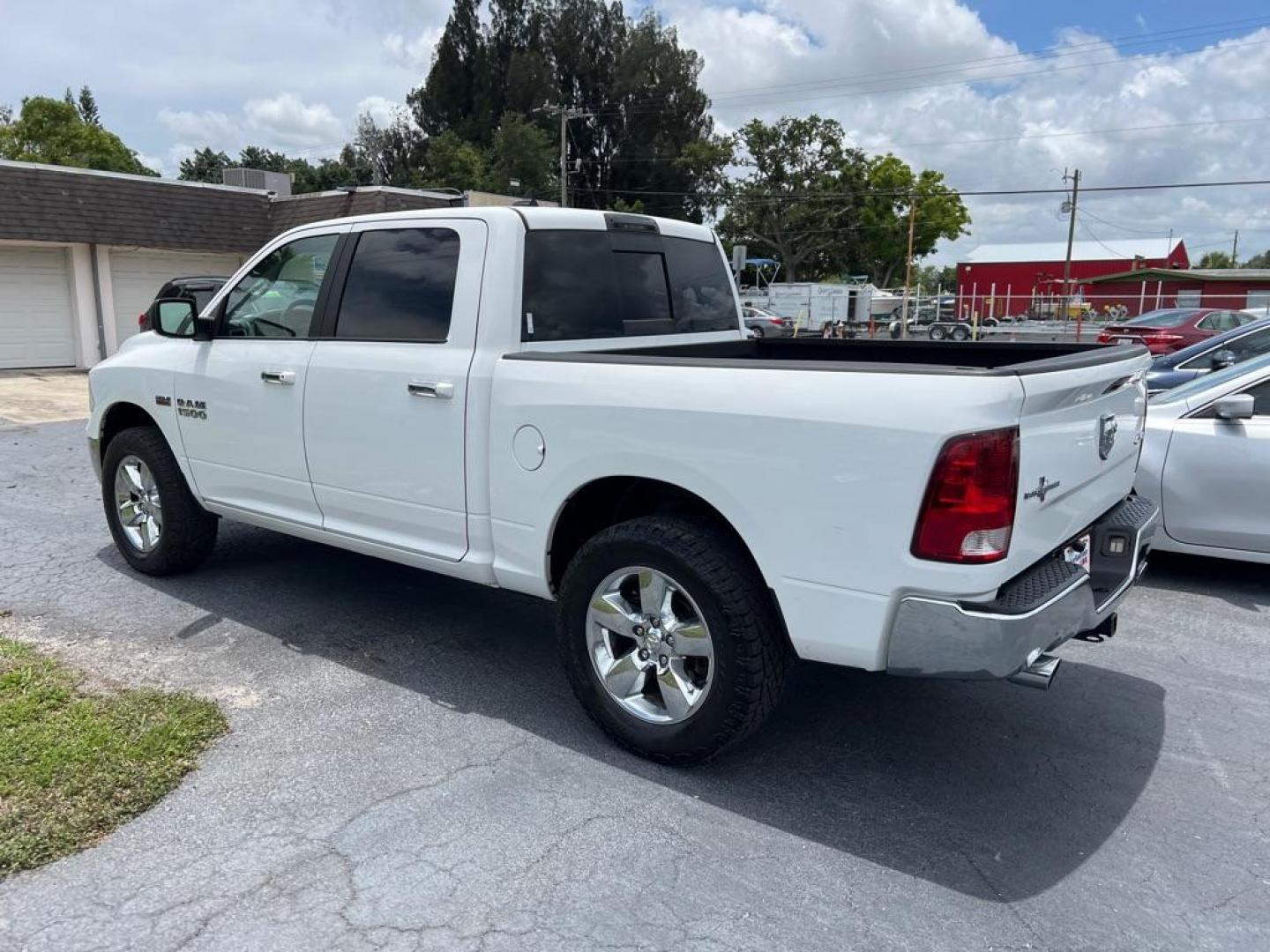 2014 WHITE RAM 1500 LONESTAR (1C6RR7LT2ES) with an 5.7L engine, Automatic transmission, located at 2929 9th St. West, Bradenton, 34205, (941) 242-2810, 27.473591, -82.570679 - Thanks for inquring into DriveNation USA! All vehicles listed can be viewed at www.drivenationusa.com for vehicle history reports and additonal info. We cannot quote any terms such as down payments or monthly payments without an application. You can apply directly at www.drivenationusa.com or by con - Photo#3