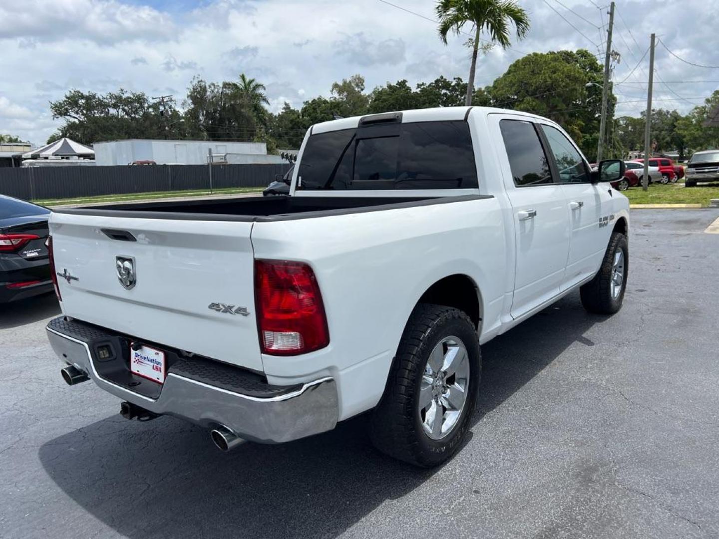 2014 WHITE RAM 1500 LONESTAR (1C6RR7LT2ES) with an 5.7L engine, Automatic transmission, located at 2929 9th St. West, Bradenton, 34205, (941) 242-2810, 27.473591, -82.570679 - Thanks for inquring into DriveNation USA! All vehicles listed can be viewed at www.drivenationusa.com for vehicle history reports and additonal info. We cannot quote any terms such as down payments or monthly payments without an application. You can apply directly at www.drivenationusa.com or by con - Photo#5