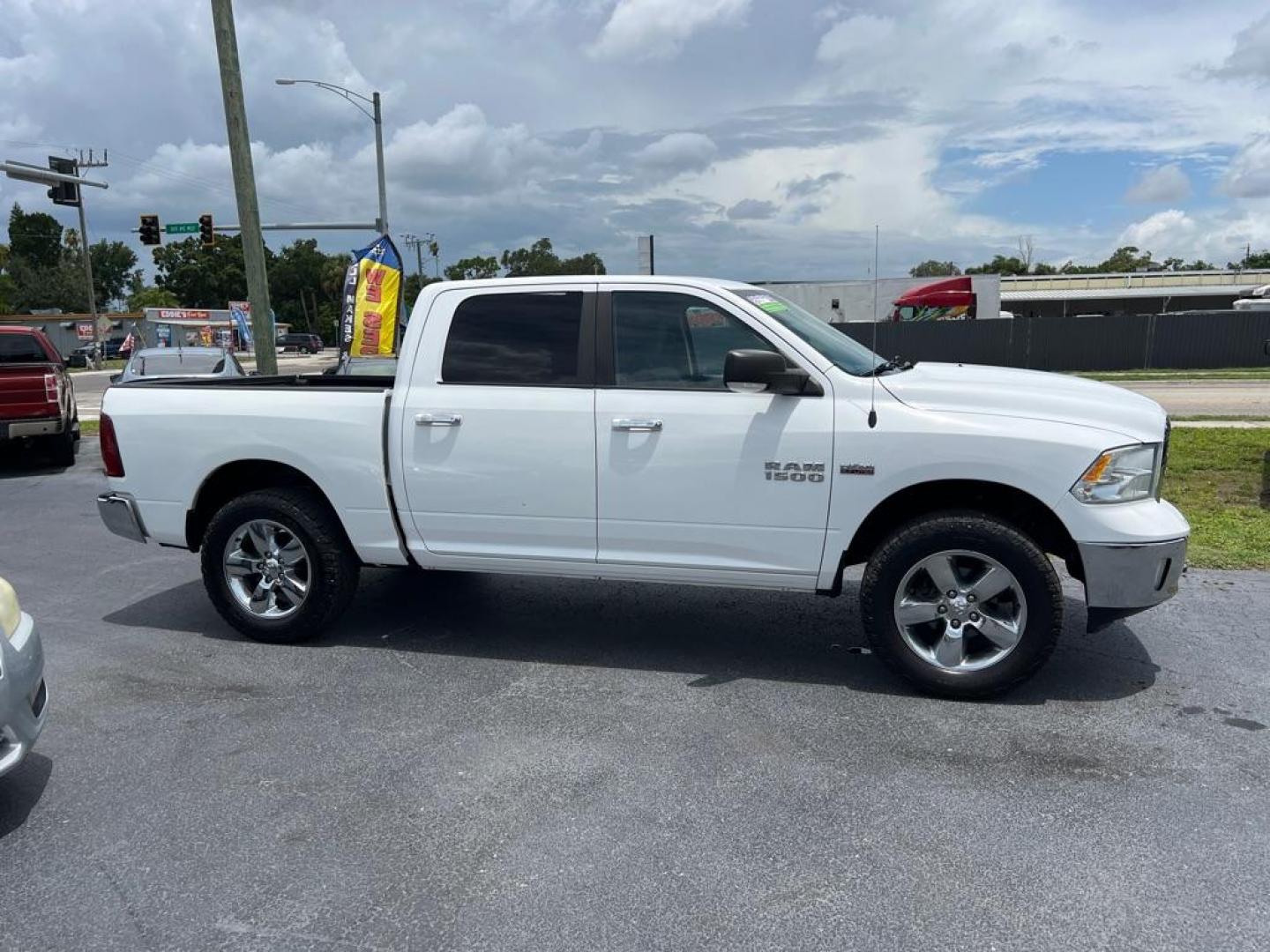 2014 WHITE RAM 1500 LONESTAR (1C6RR7LT2ES) with an 5.7L engine, Automatic transmission, located at 2929 9th St. West, Bradenton, 34205, (941) 242-2810, 27.473591, -82.570679 - Thanks for inquring into DriveNation USA! All vehicles listed can be viewed at www.drivenationusa.com for vehicle history reports and additonal info. We cannot quote any terms such as down payments or monthly payments without an application. You can apply directly at www.drivenationusa.com or by con - Photo#6