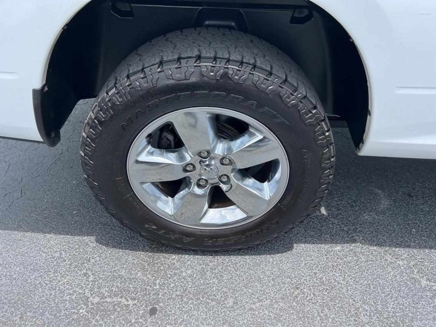 2014 WHITE RAM 1500 LONESTAR (1C6RR7LT2ES) with an 5.7L engine, Automatic transmission, located at 2929 9th St. West, Bradenton, 34205, (941) 242-2810, 27.473591, -82.570679 - Thanks for inquring into DriveNation USA! All vehicles listed can be viewed at www.drivenationusa.com for vehicle history reports and additonal info. We cannot quote any terms such as down payments or monthly payments without an application. You can apply directly at www.drivenationusa.com or by con - Photo#7