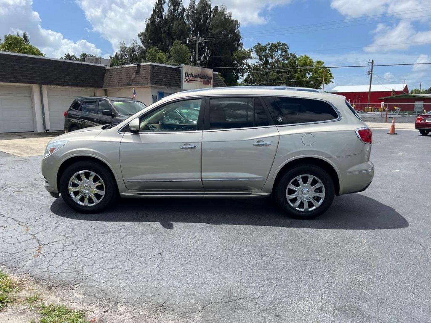 2017 SILVER BUICK ENCLAVE (5GAKRCKD2HJ) with an 3.6L engine, Automatic transmission, located at 2929 9th St. West, Bradenton, 34205, (941) 242-2810, 27.473591, -82.570679 - Photo#4