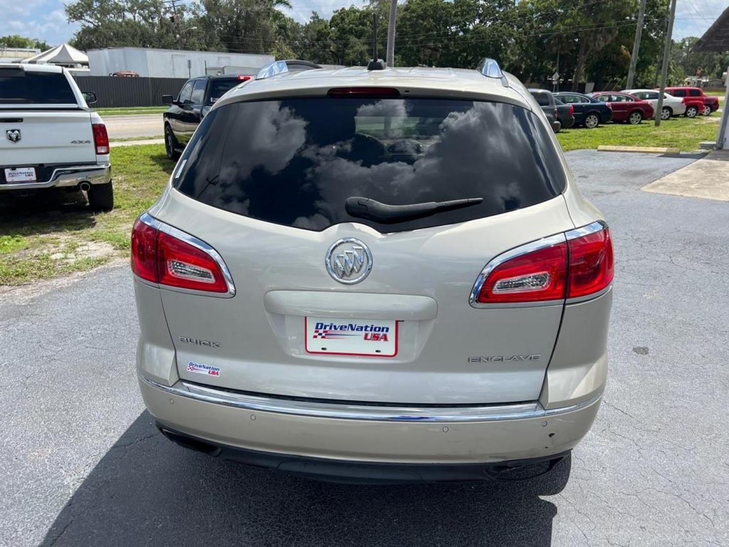 2017 SILVER BUICK ENCLAVE (5GAKRCKD2HJ) with an 3.6L engine, Automatic transmission, located at 2929 9th St. West, Bradenton, 34205, (941) 242-2810, 27.473591, -82.570679 - Photo#6