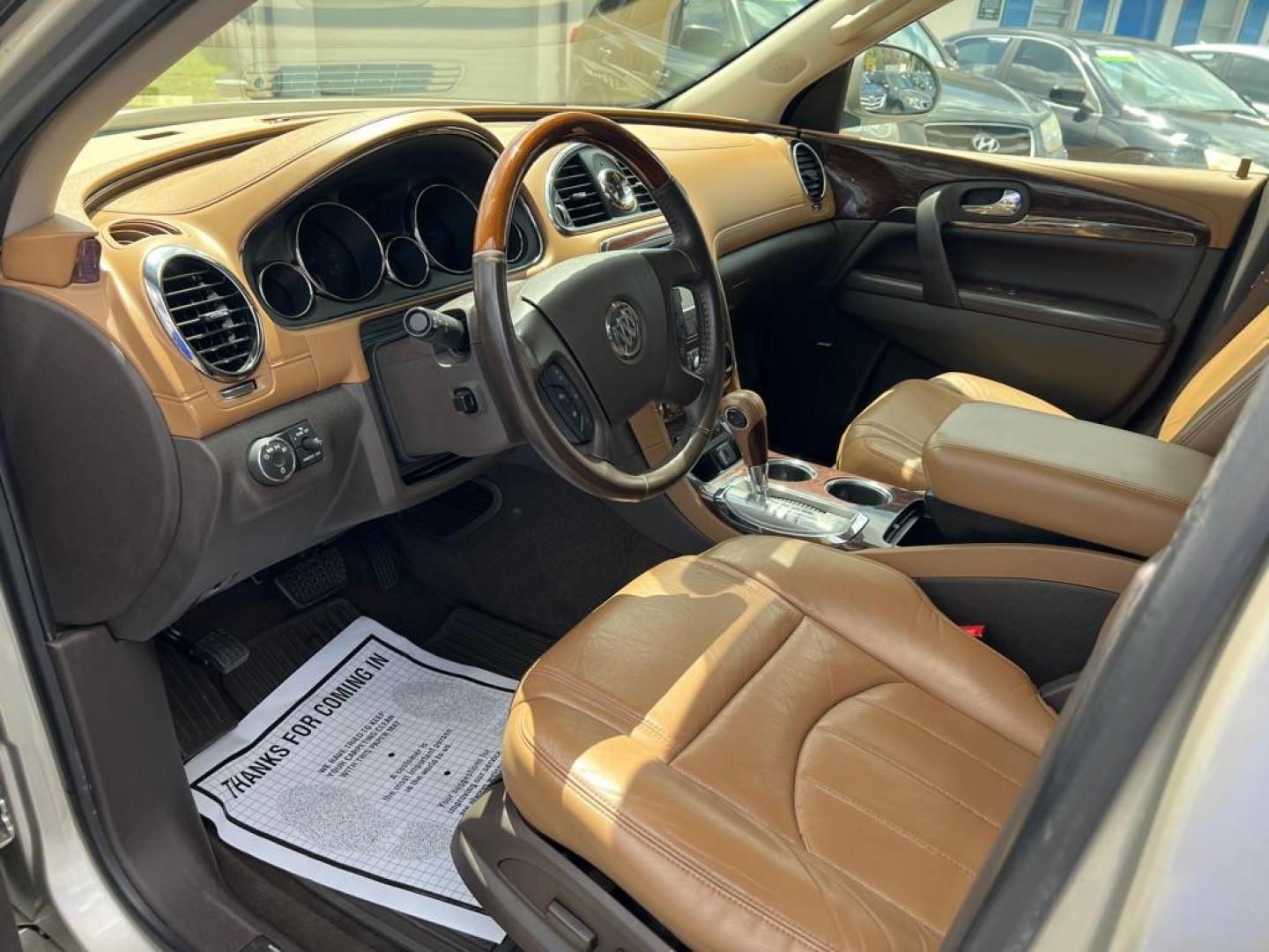 2017 SILVER BUICK ENCLAVE (5GAKRCKD2HJ) with an 3.6L engine, Automatic transmission, located at 2929 9th St. West, Bradenton, 34205, (941) 242-2810, 27.473591, -82.570679 - Photo#8