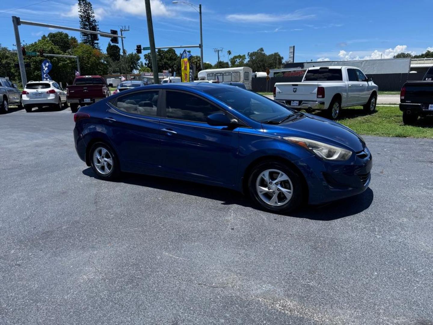 2016 BLUE HYUNDAI ELANTRA SE (5NPDH4AE9GH) with an 1.8L engine, Automatic transmission, located at 2929 9th St. West, Bradenton, 34205, (941) 242-2810, 27.473591, -82.570679 - Photo#4