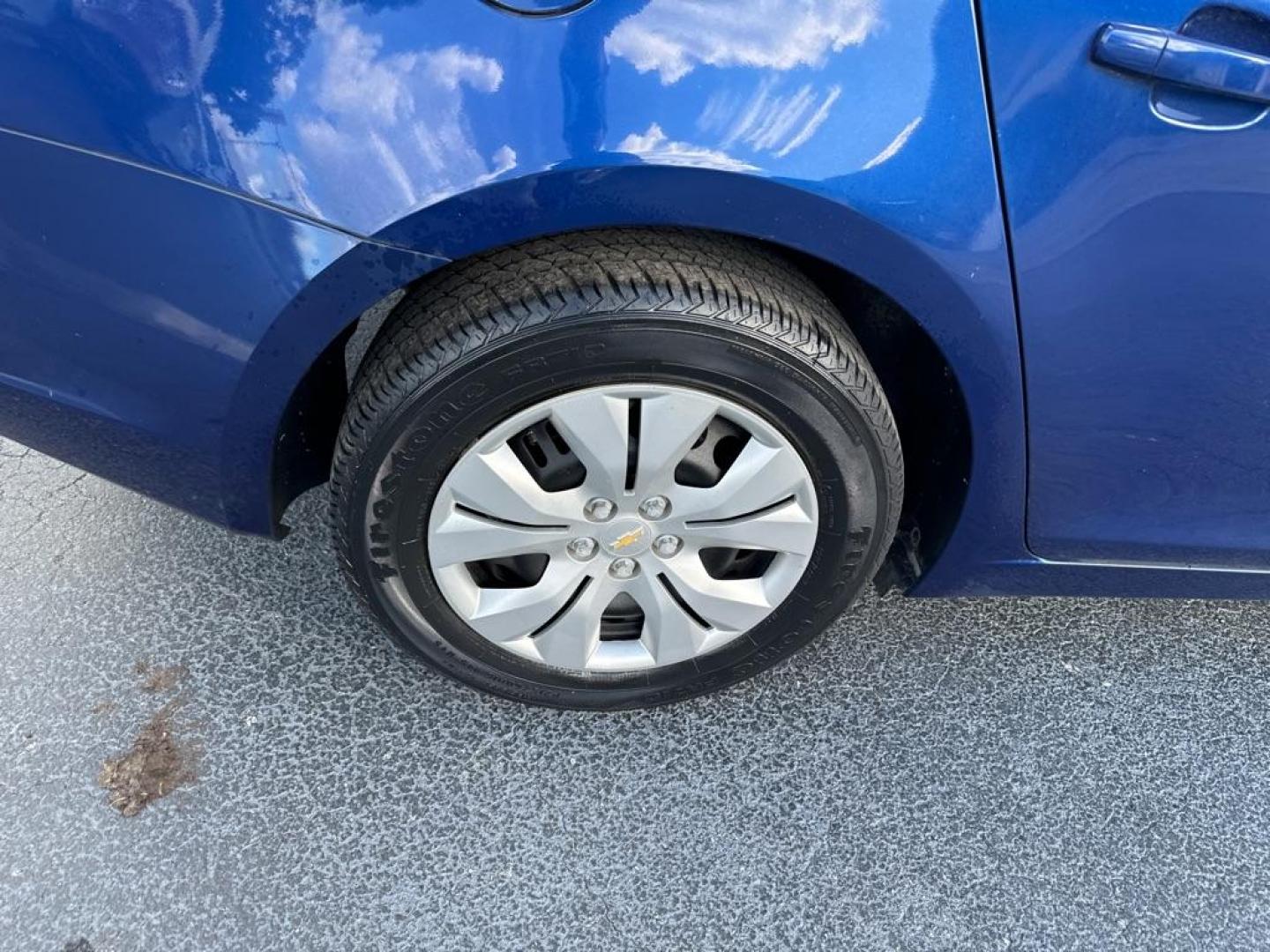 2012 BLUE CHEVROLET CRUZE LS (1G1PC5SH5C7) with an 1.8L engine, Automatic transmission, located at 2929 9th St. West, Bradenton, 34205, (941) 242-2810, 27.473591, -82.570679 - Photo#10