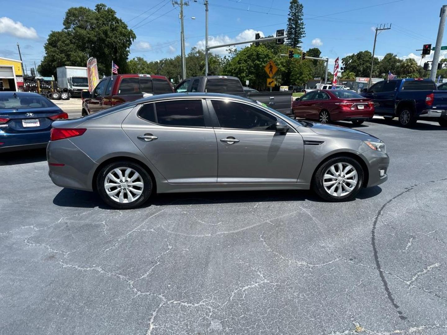 2014 GRAY KIA OPTIMA LX (5XXGM4A77EG) with an 2.4L engine, Automatic transmission, located at 2929 9th St. West, Bradenton, 34205, (941) 242-2810, 27.473591, -82.570679 - Thanks for inquring into DriveNation USA! All vehicles listed can be viewed at www.drivenationusa.com for vehicle history reports and additonal info. We cannot quote any terms such as down payments or monthly payments without an application. You can apply directly at www.drivenationusa.com or by con - Photo#6